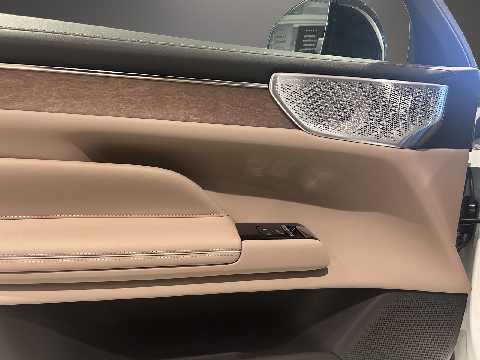 VOLVO ES90 Single 88 kWh Ultra-image-9