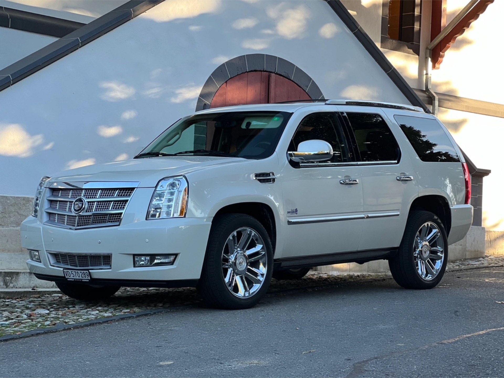 CADILLAC Platinum-image-0