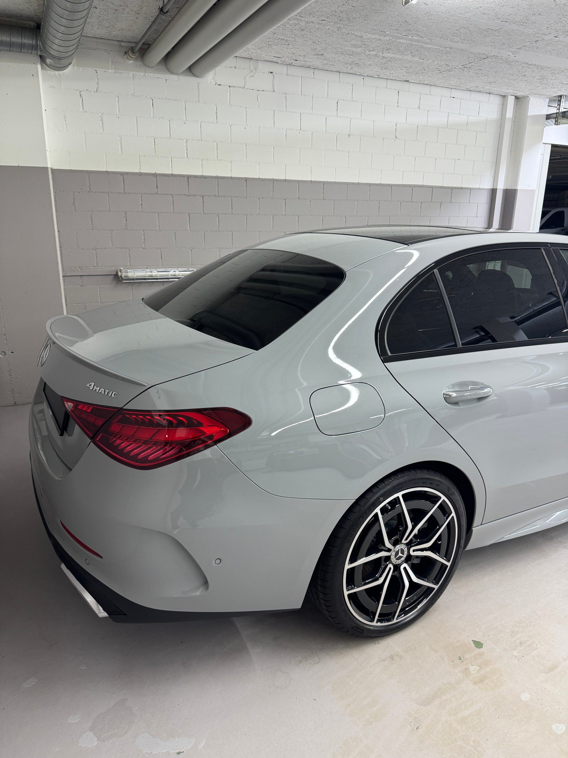 MERCEDES-BENZ C 220 d 4Matic Swiss Star-showroom-element-3