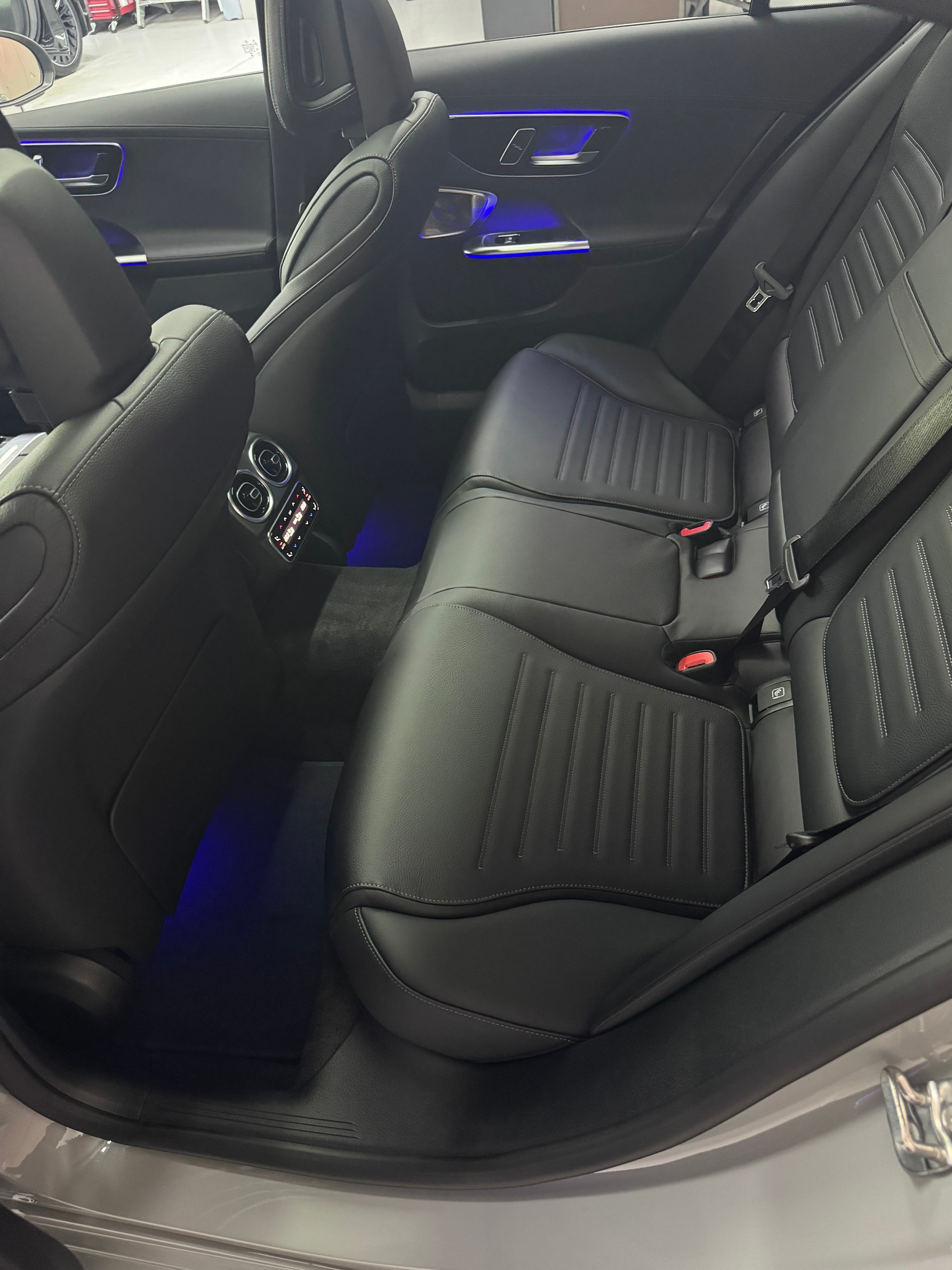 MERCEDES-BENZ C 220 d 4Matic Swiss Star-image-14