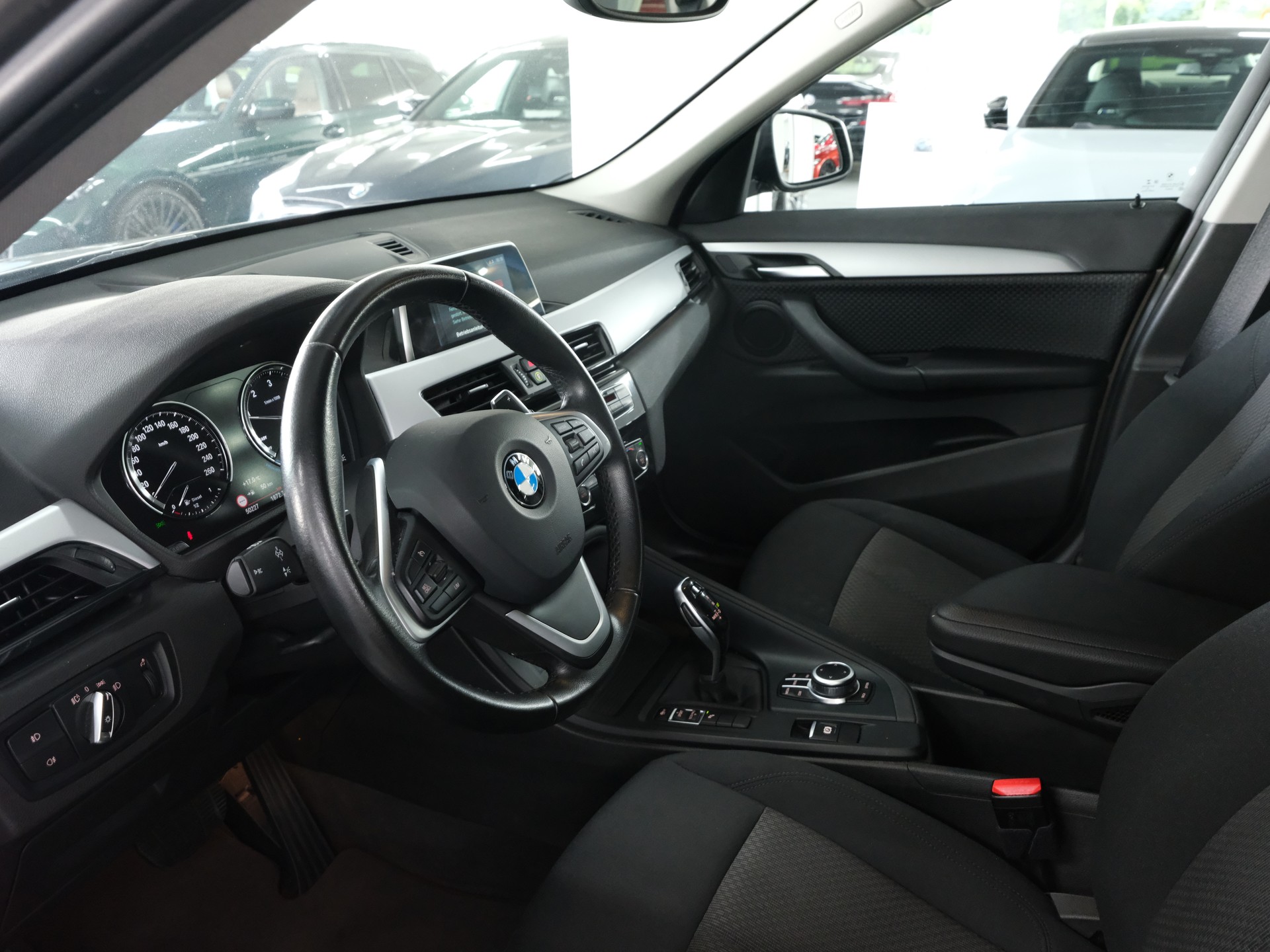 BMW X1 sDrive 18d M Sport Steptronic *Rückfahrkamera* *Individual*-image-16