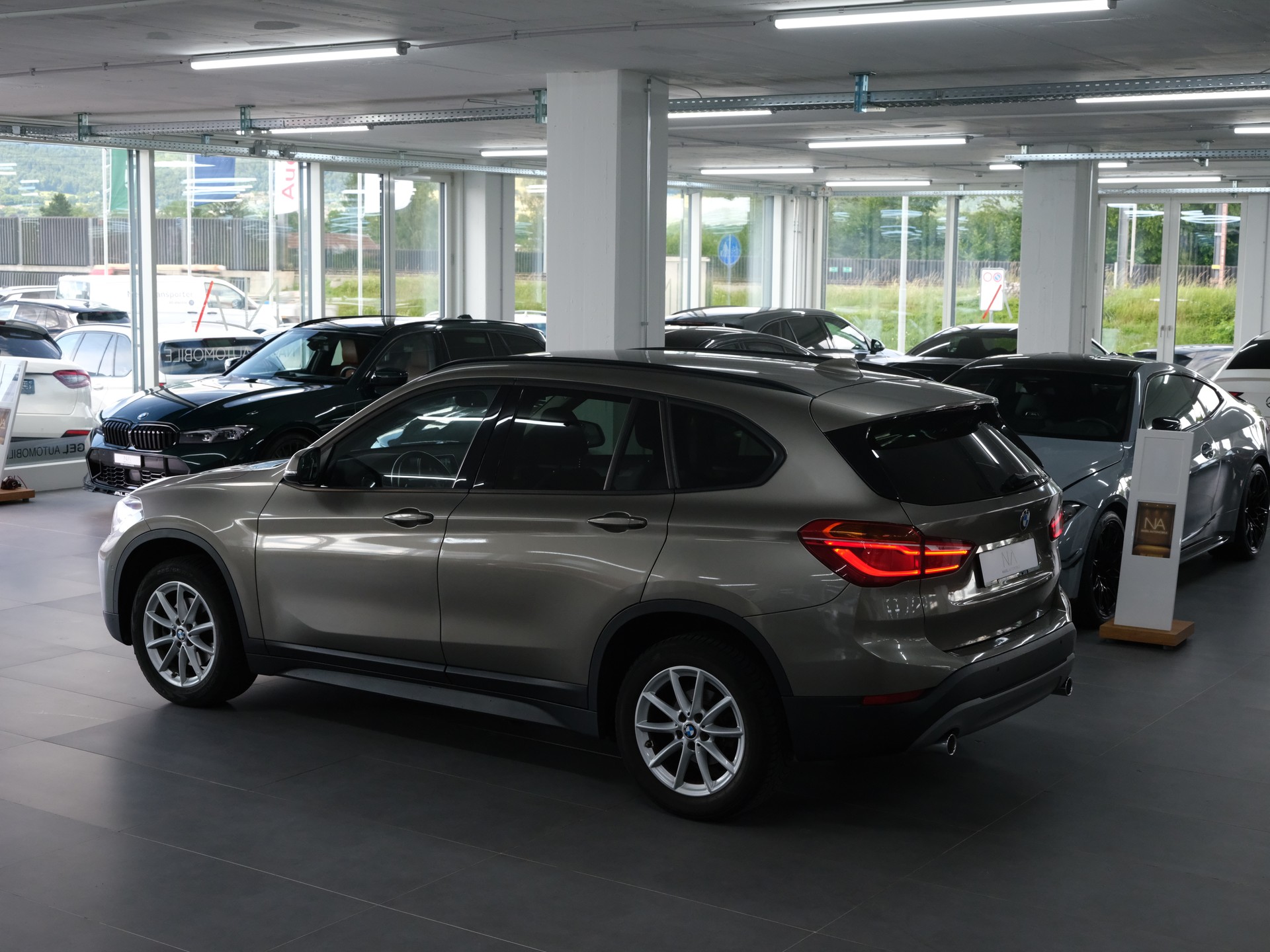 BMW X1 sDrive 18d M Sport Steptronic *Rückfahrkamera* *Individual*-image-14