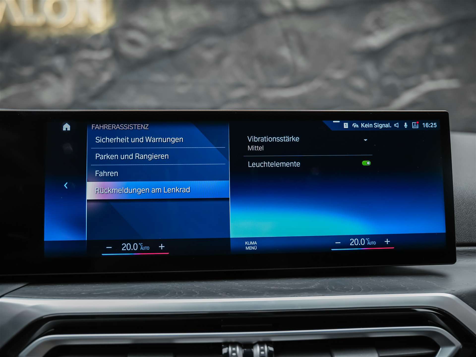 BMW 330i xDrive Steptronic M Sport *360° Kamera*Head Up Display*Abstandsregler*-image-38