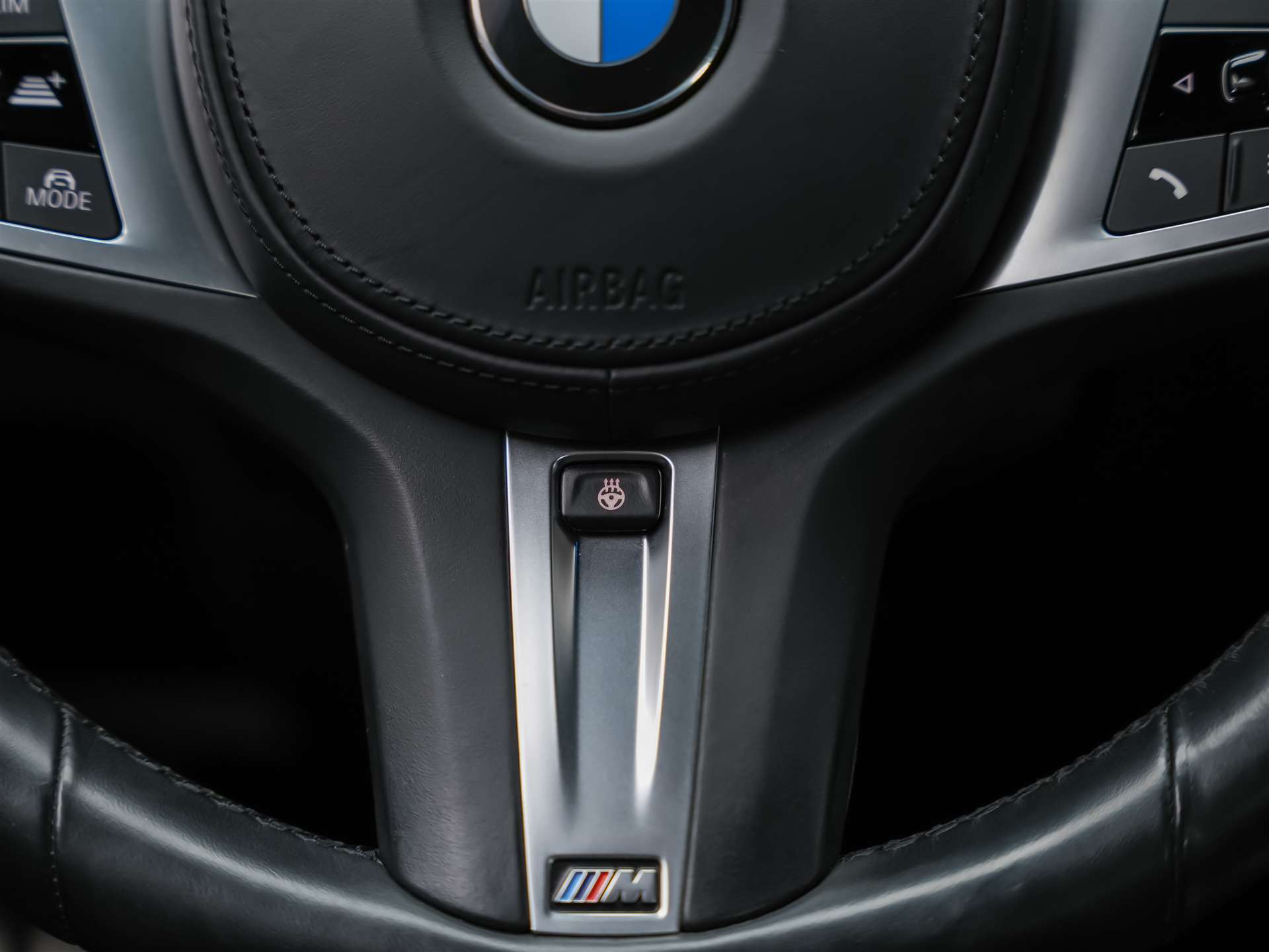 BMW 330i xDrive Steptronic M Sport *360° Kamera*Head Up Display*Abstandsregler*-image-29