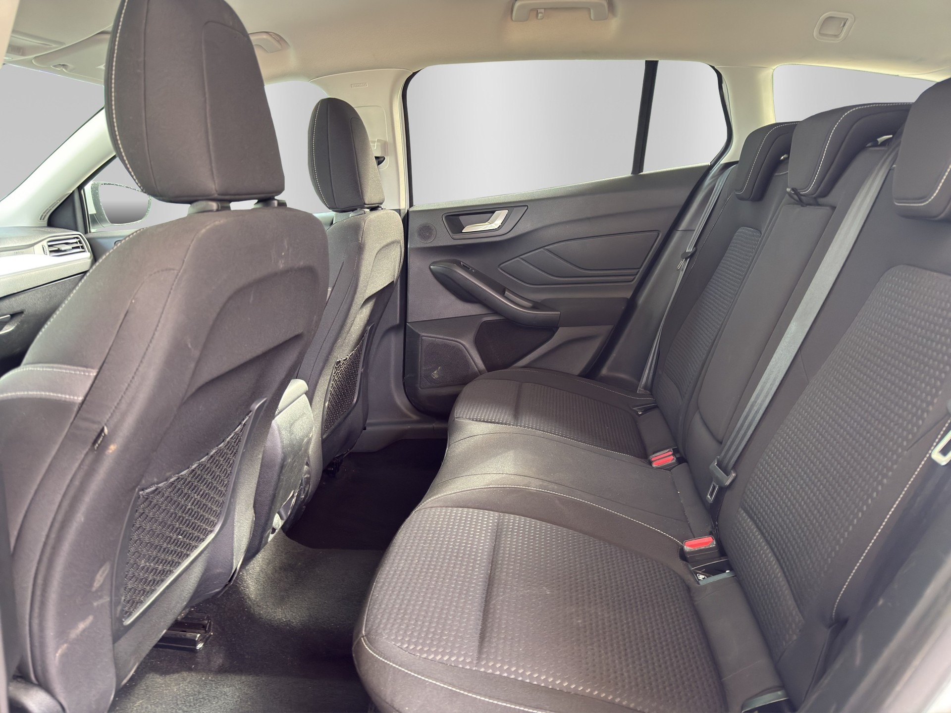 FORD Focus 1.0 SCTi Trend+ Automatic-image-13