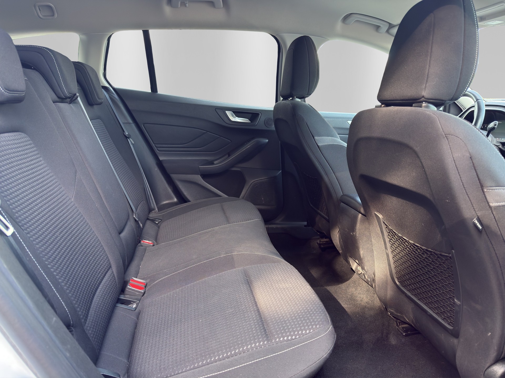 FORD Focus 1.0 SCTi Trend+ Automatic-image-14