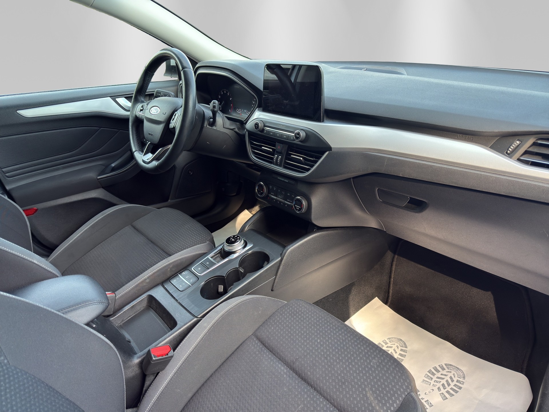 FORD Focus 1.0 SCTi Trend+ Automatic-image-12