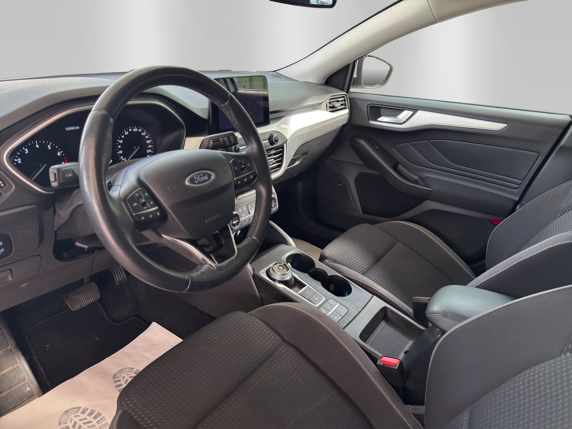 FORD Focus 1.0 SCTi Trend+ Automatic-image-7
