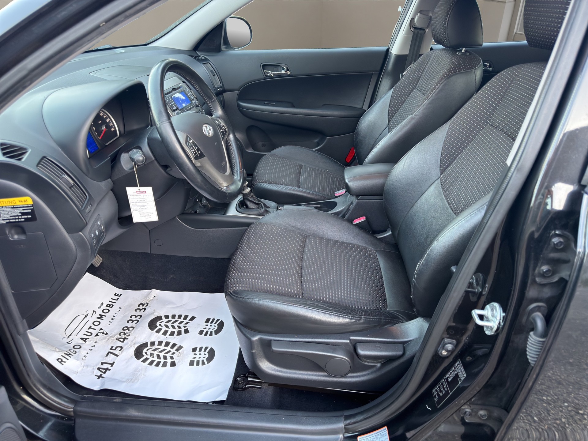 HYUNDAI i30 2.0 Premium-image-8