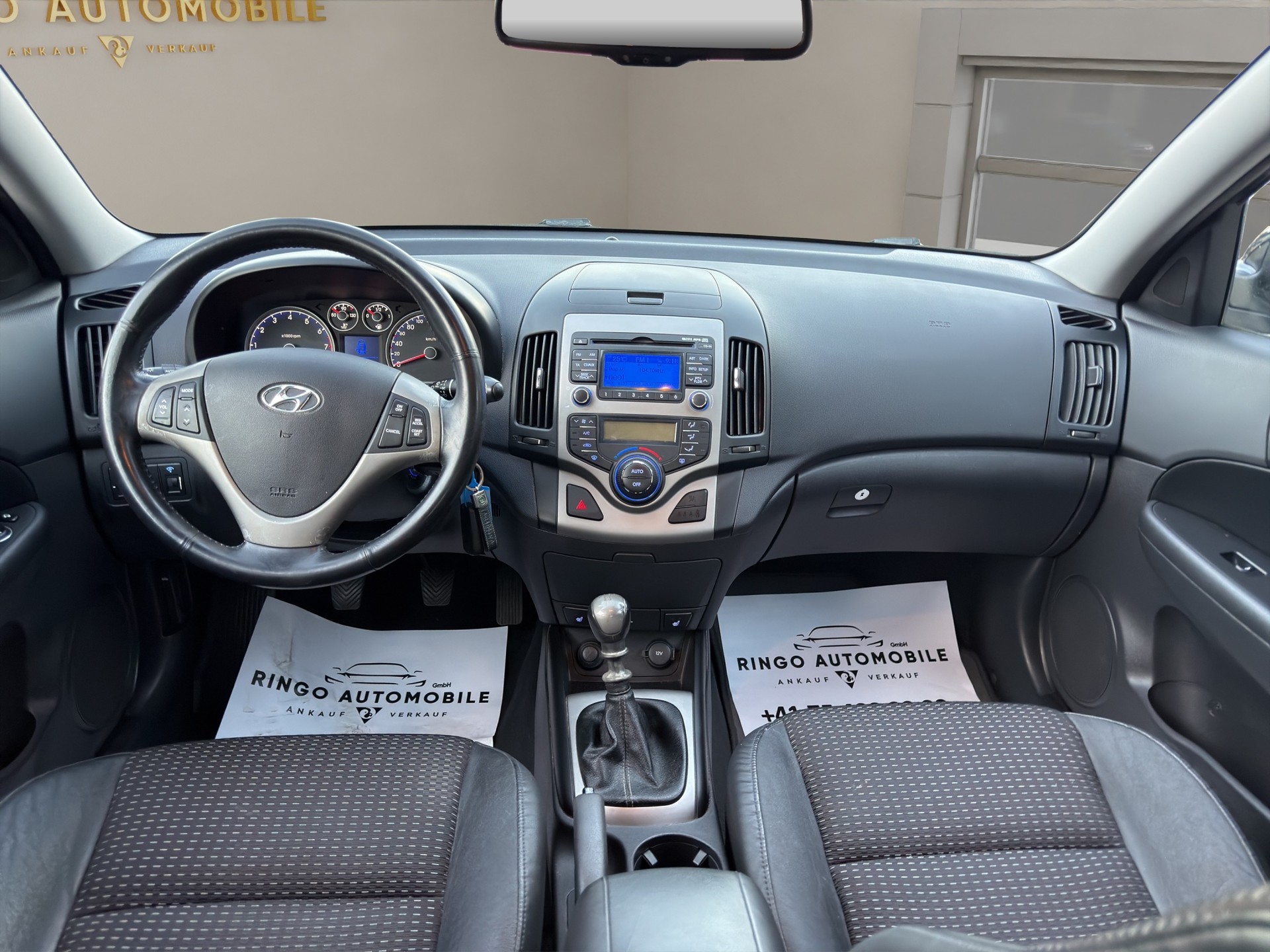 HYUNDAI i30 2.0 Premium-image-11