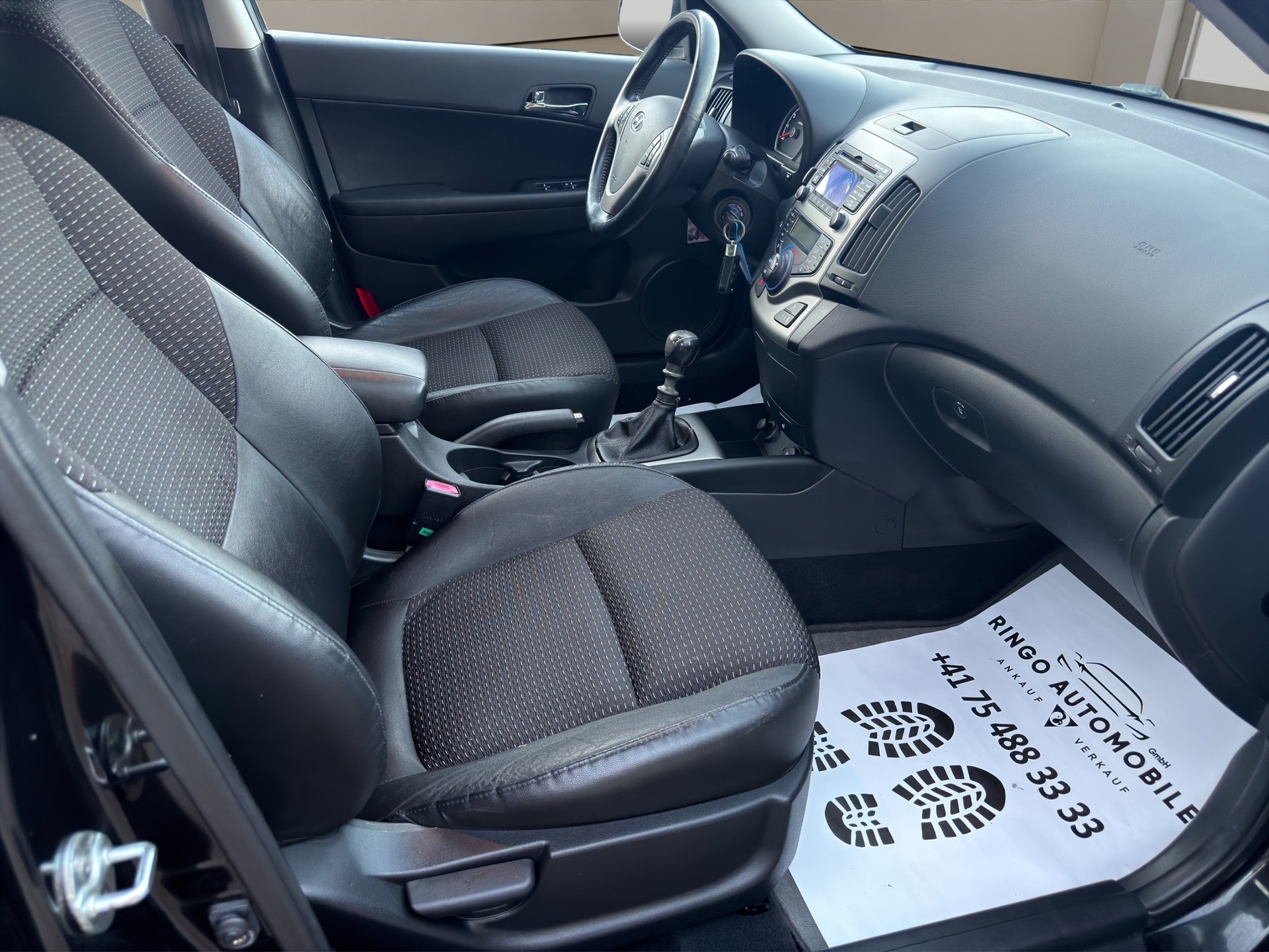 HYUNDAI i30 2.0 Premium-image-12