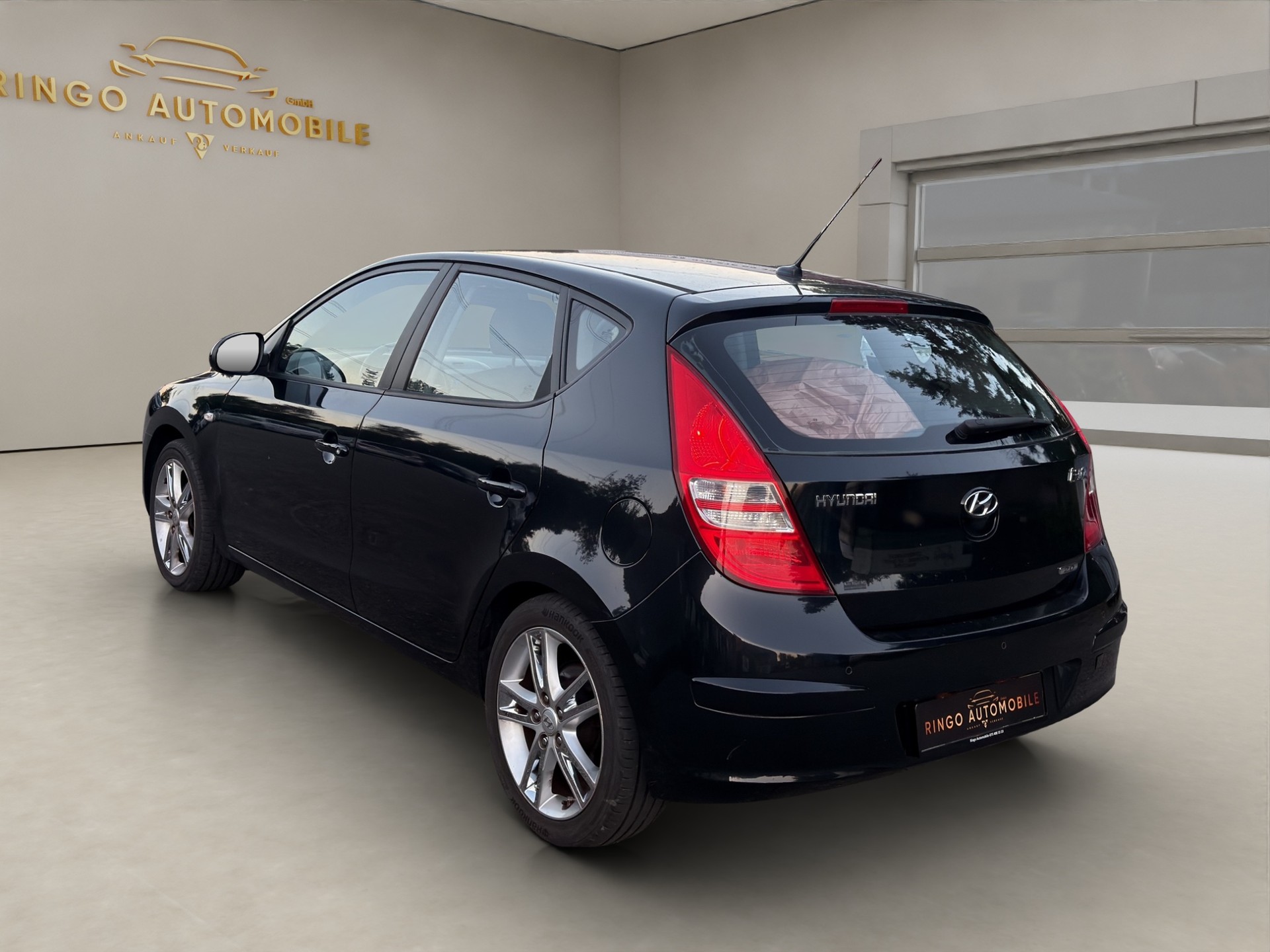 HYUNDAI i30 2.0 Premium-image-4