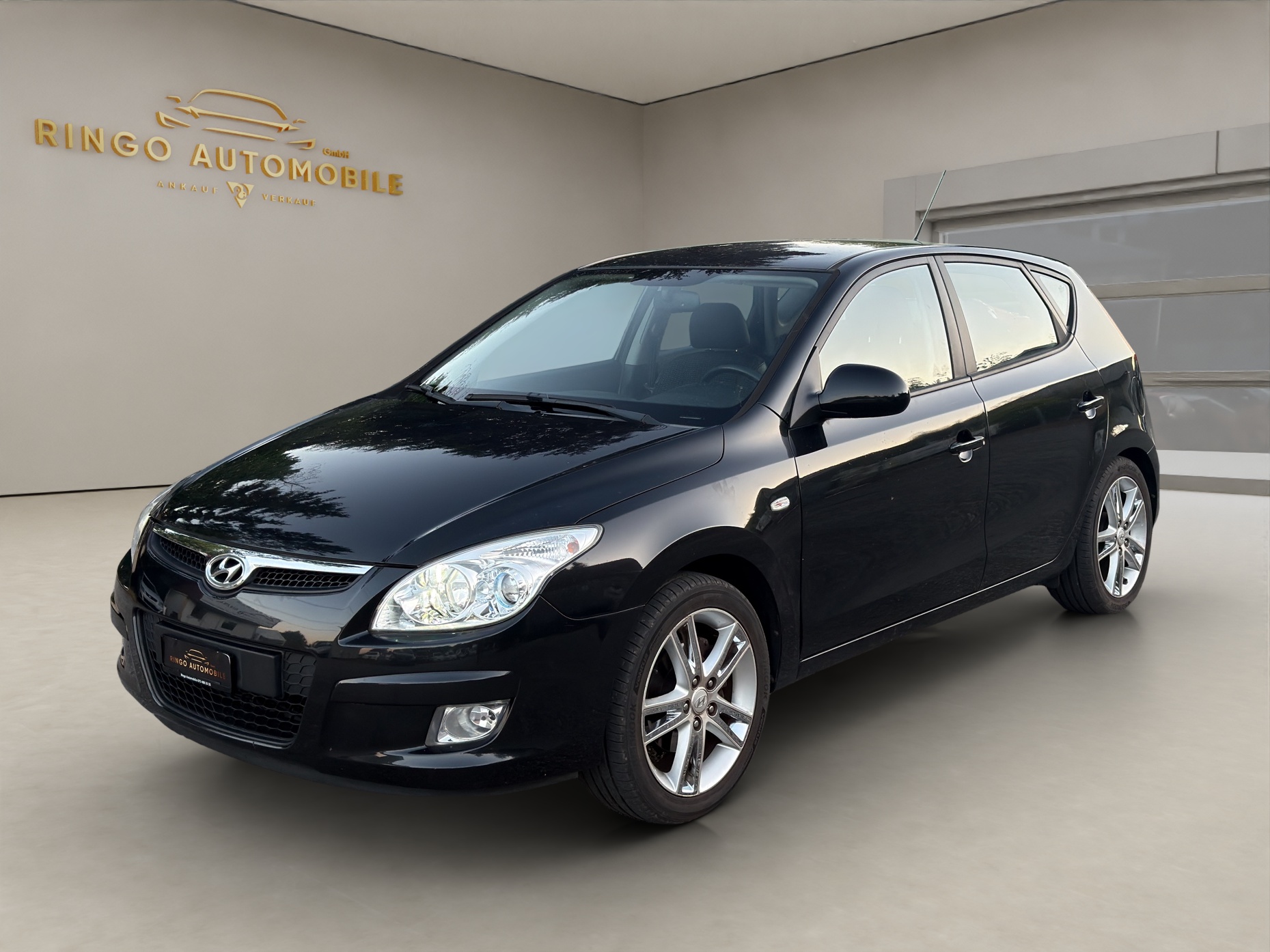 HYUNDAI i30 2.0 Premium-image-2