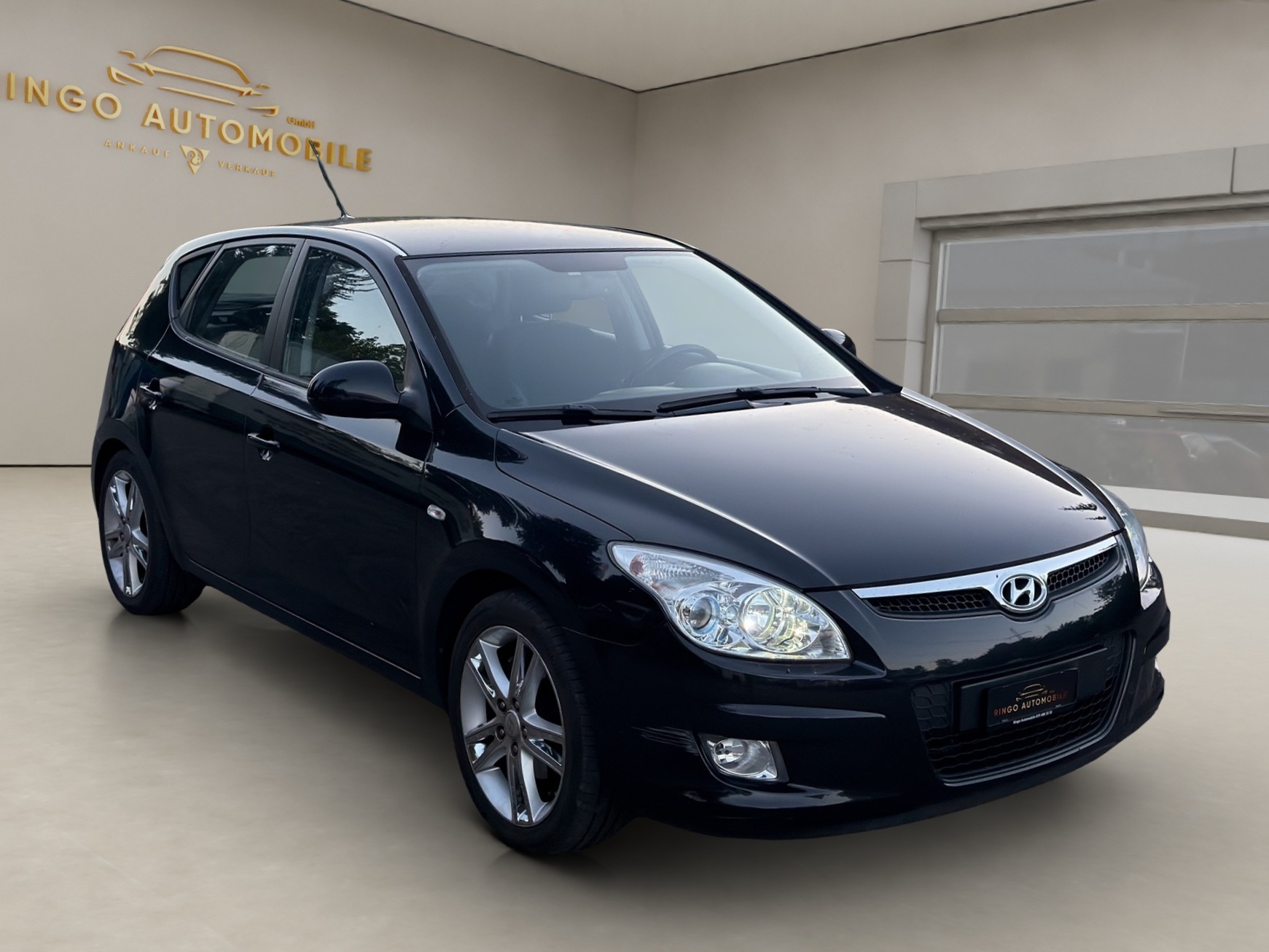 HYUNDAI i30 2.0 Premium-image-0