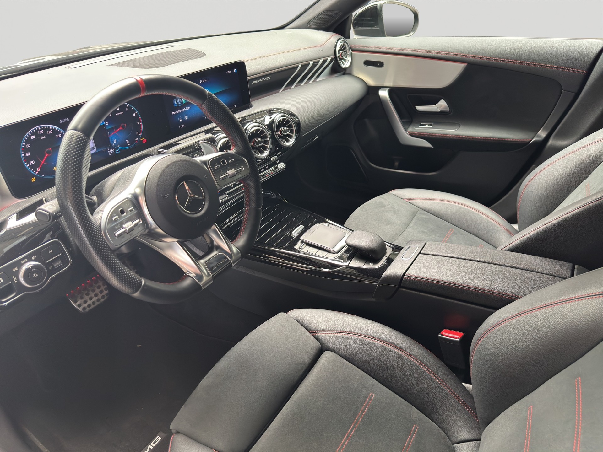 MERCEDES-BENZ CLA 35 AMG 4Matic 7G-DCT Night-image-6