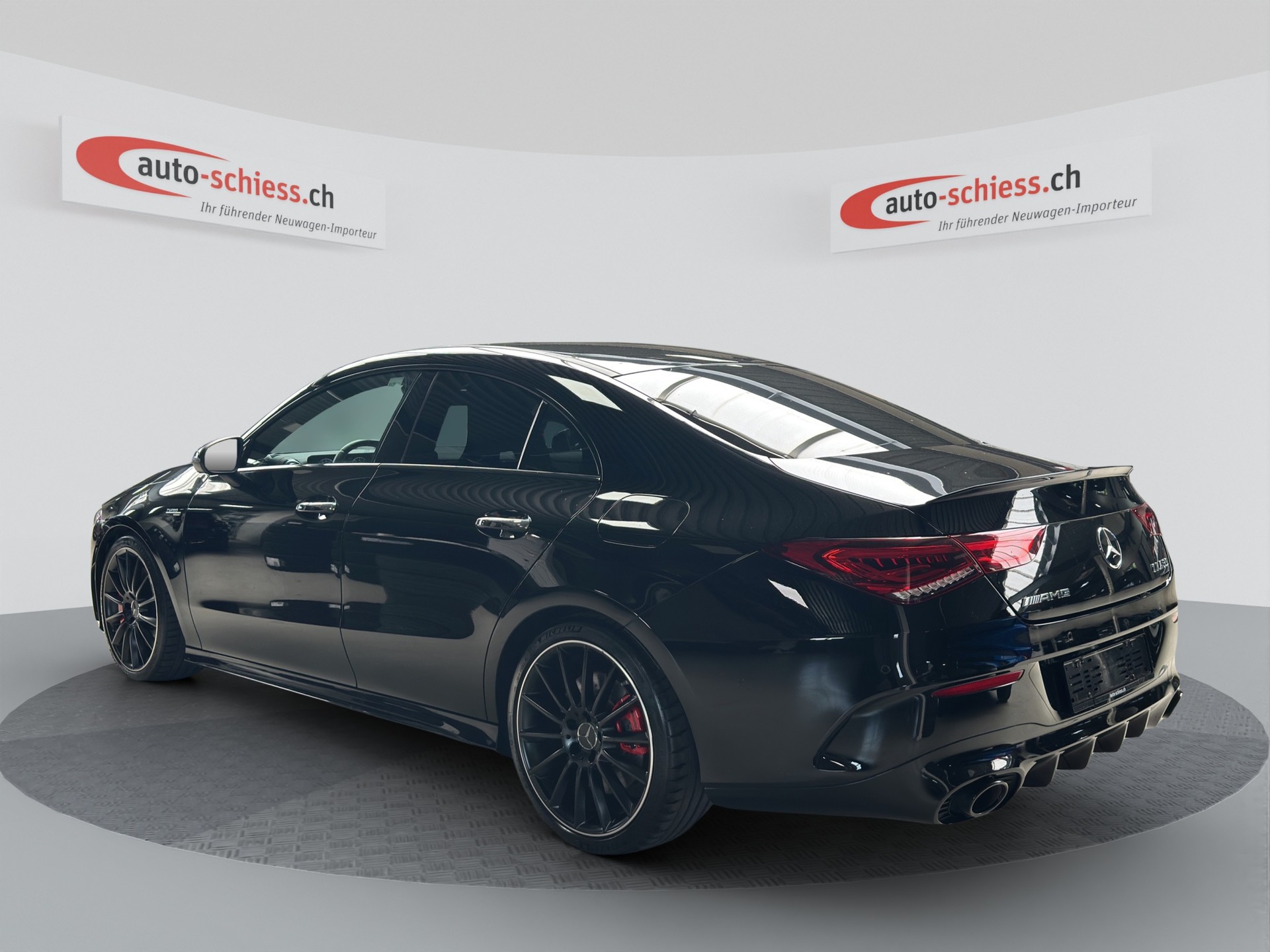 MERCEDES-BENZ CLA 35 AMG 4Matic 7G-DCT Night-showroom-element-2
