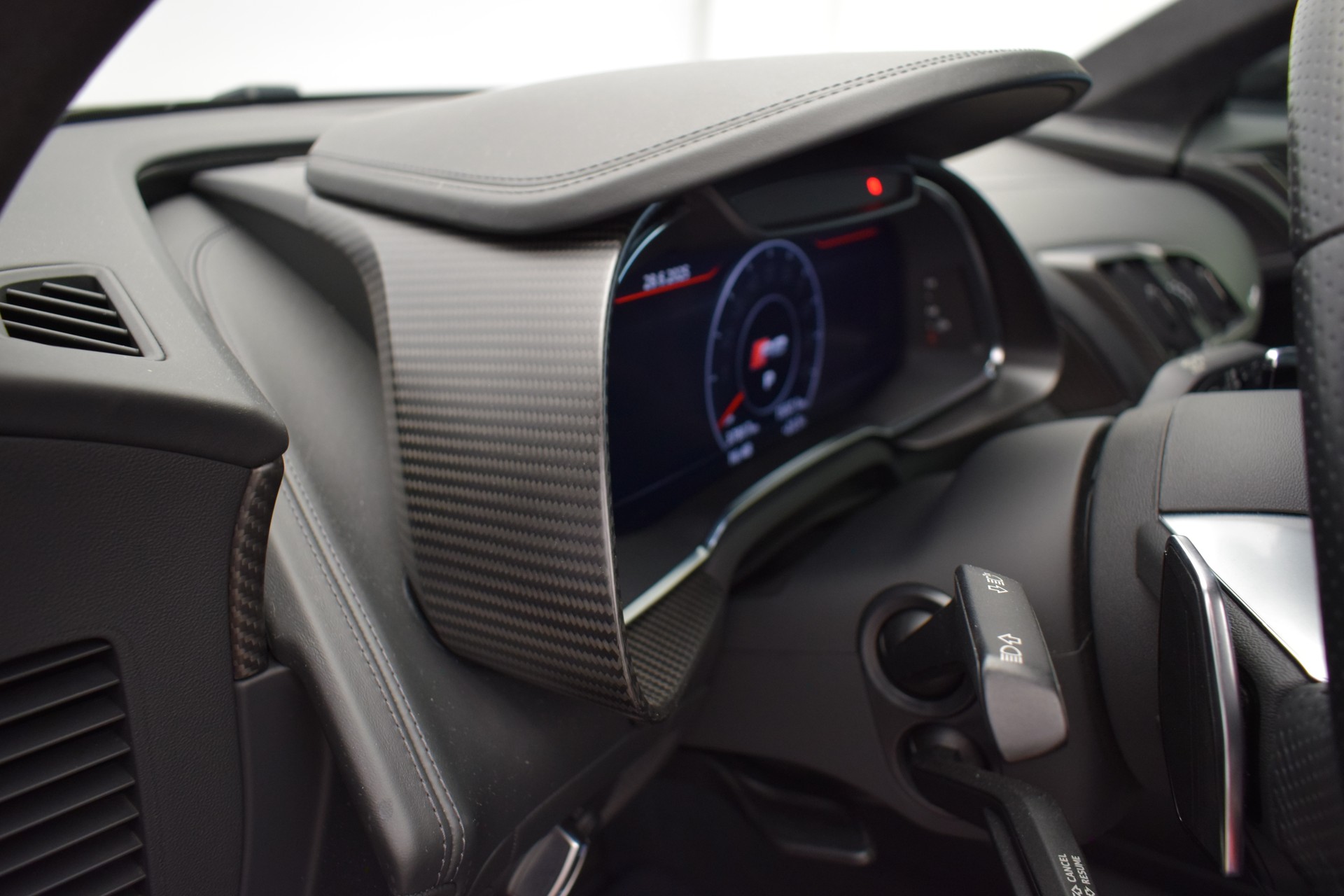 AUDI R8 Coupé 5.2 plus S-Tronic-image-22