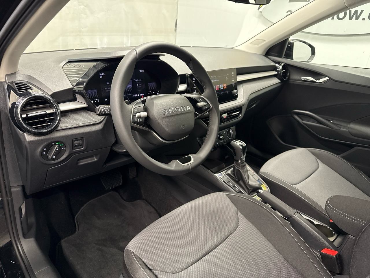 SKODA Fabia 1.0 TSI Selection DSG-image-2