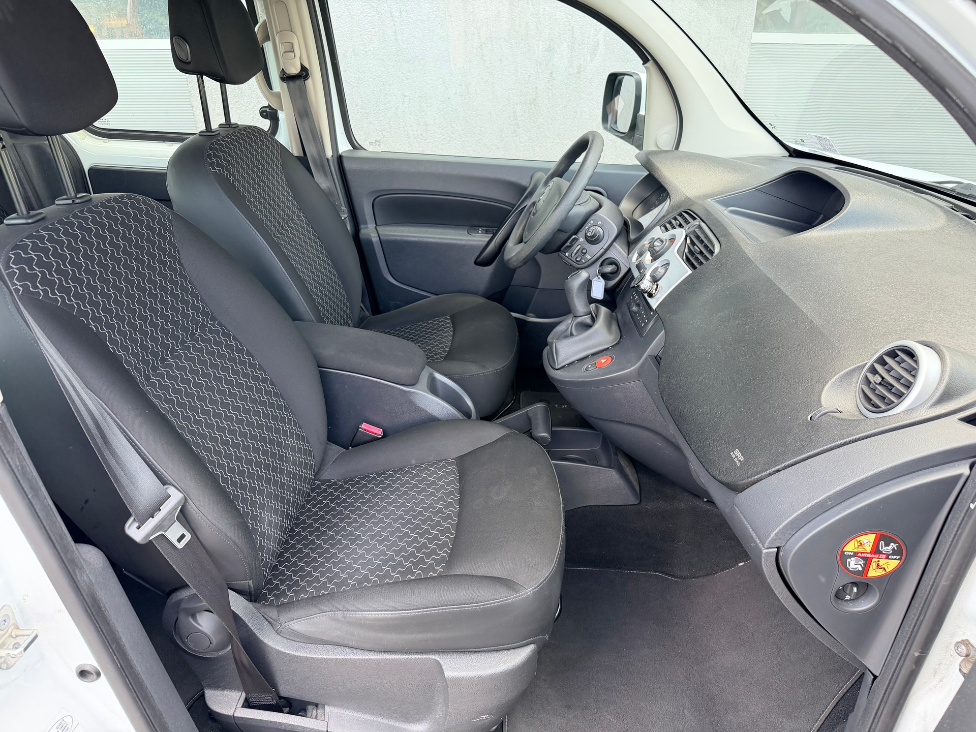 RENAULT Kangoo 1.6 16V Dynamique-image-6