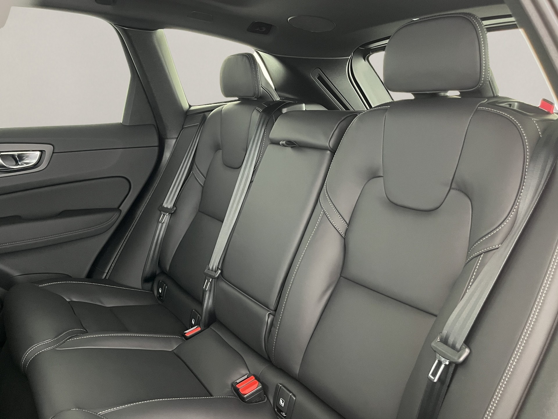VOLVO XC60 2.0 T8 TE Black Edition eAWD-image-17