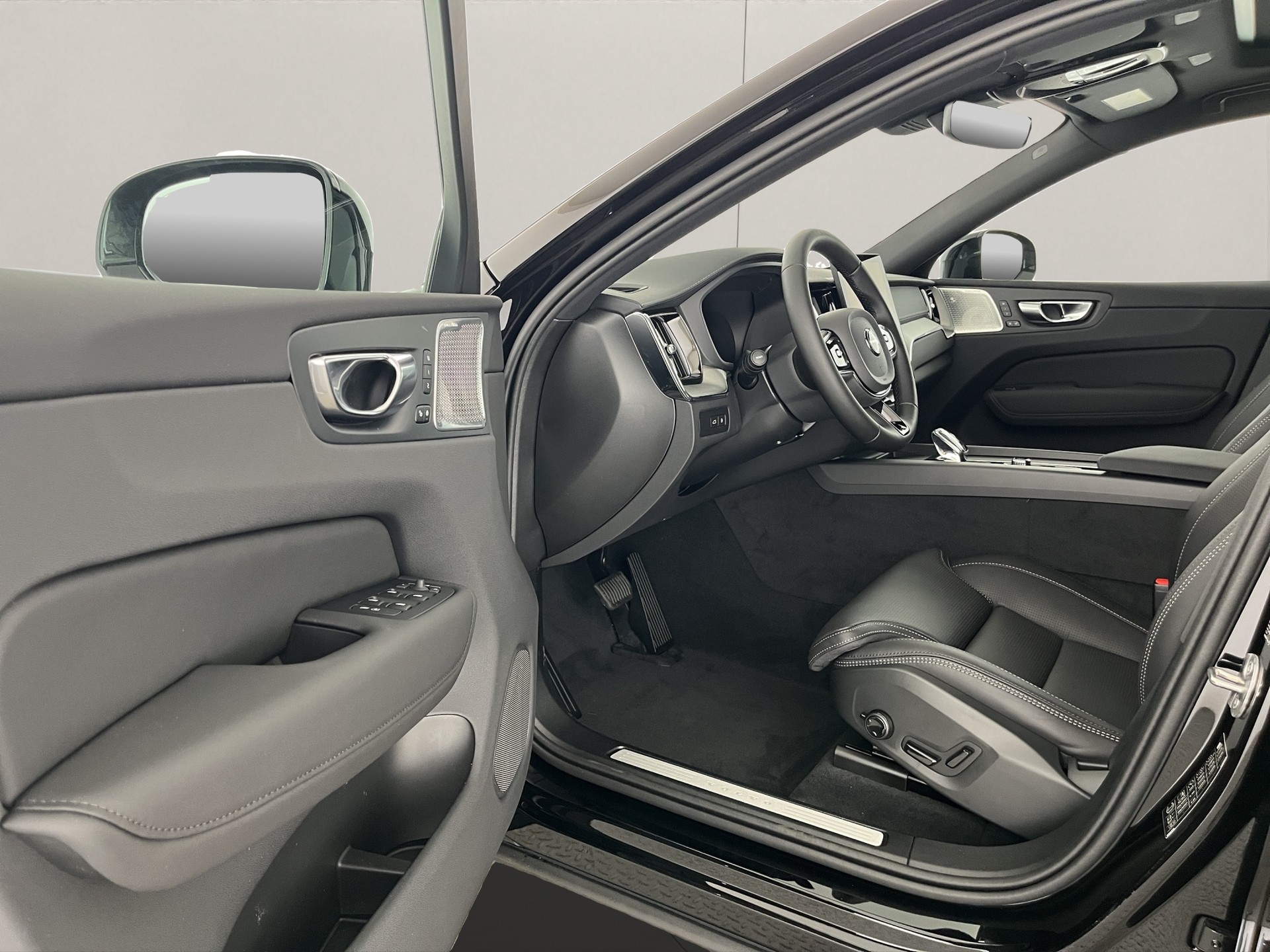 VOLVO XC60 2.0 T8 TE Black Edition eAWD-image-7