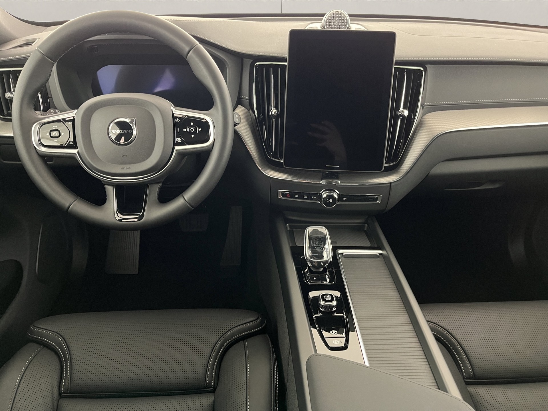 VOLVO XC60 2.0 T8 TE Black Edition eAWD-image-9