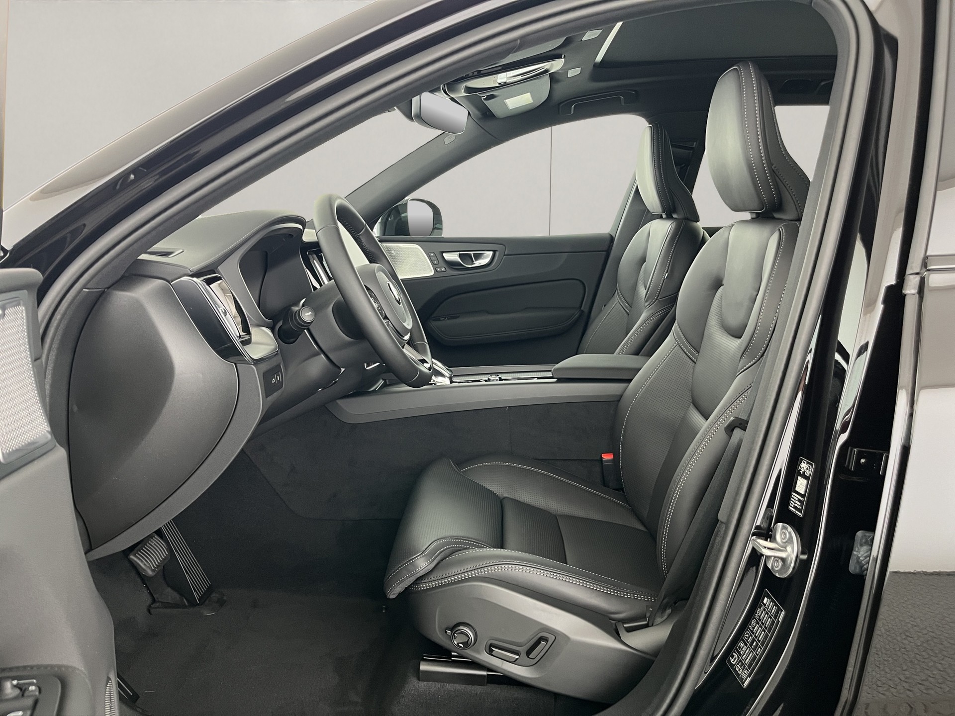 VOLVO XC60 2.0 T8 TE Black Edition eAWD-image-12