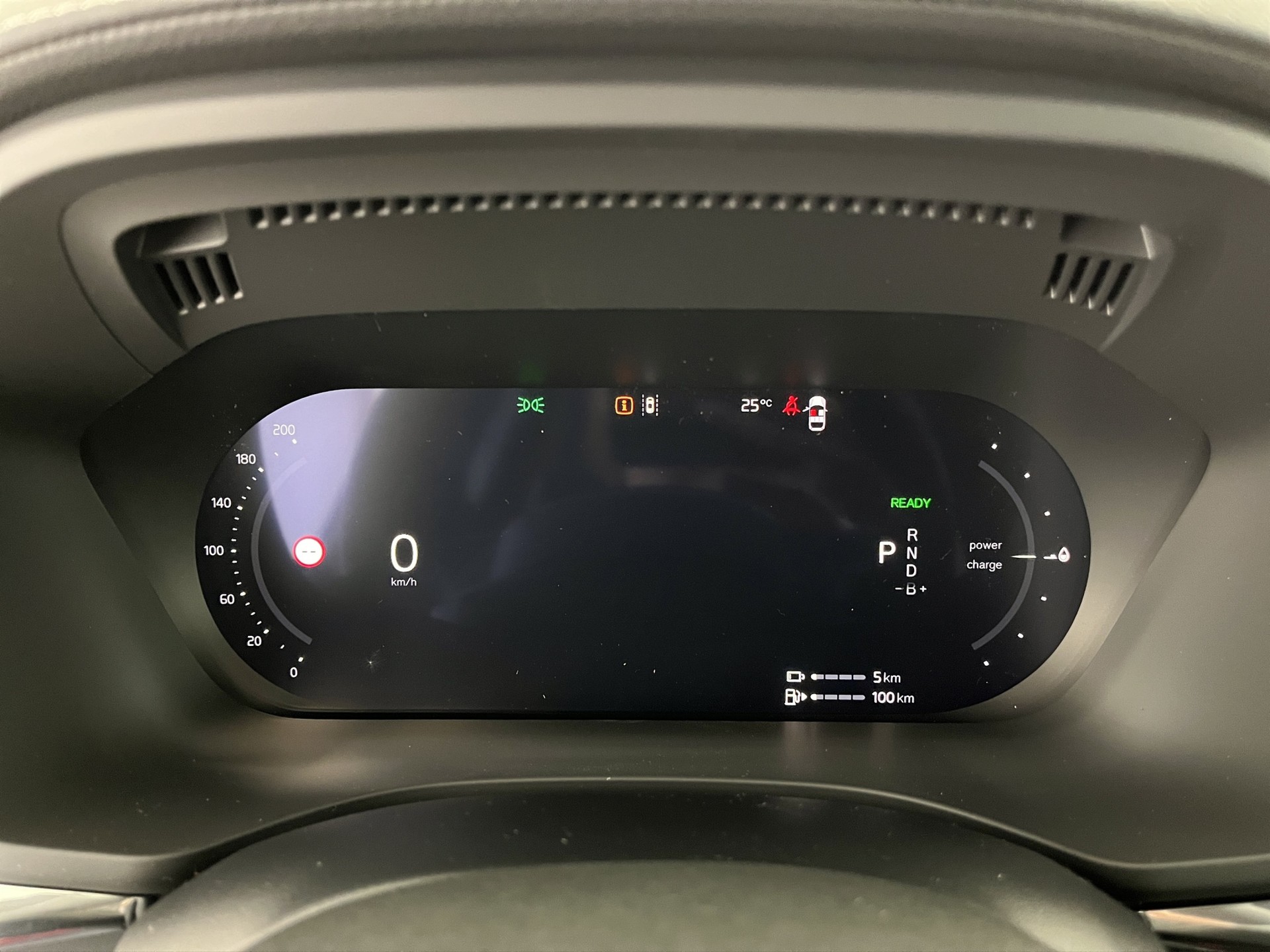 VOLVO XC60 2.0 T8 TE Black Edition eAWD-image-14