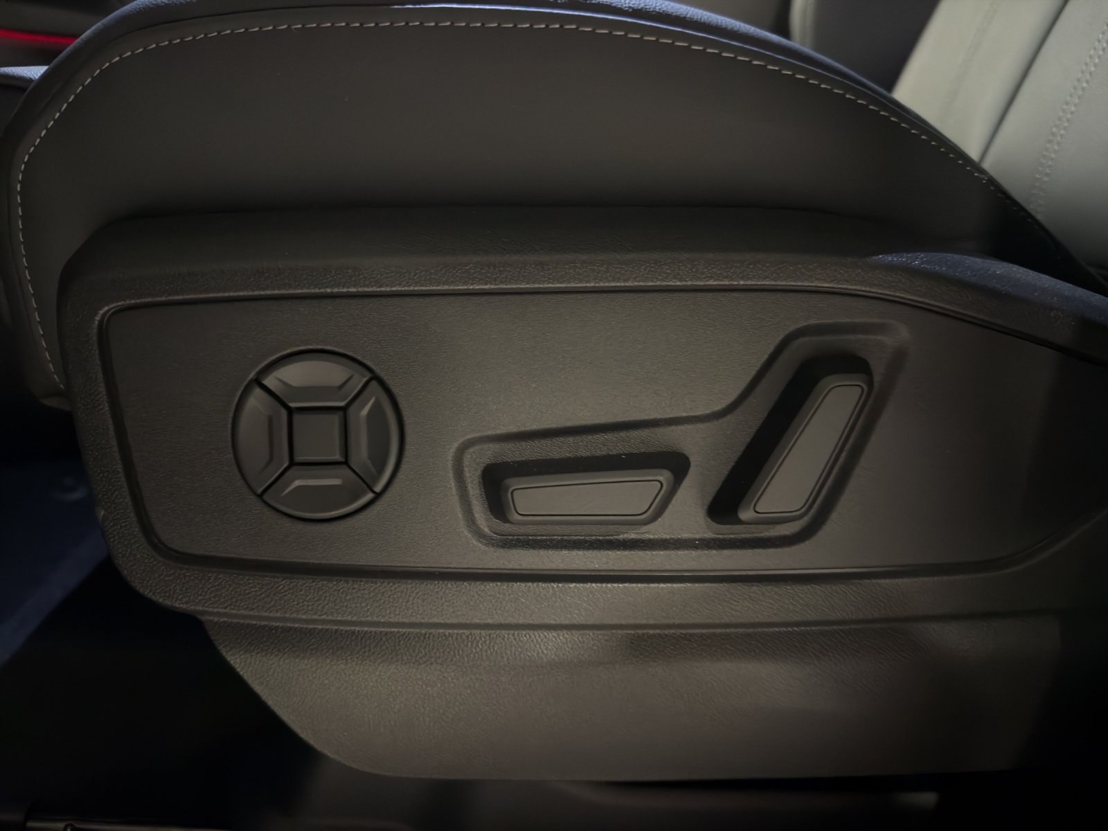 AUDI Q5 TFSI quatto 200 kW S-tronic-image-25