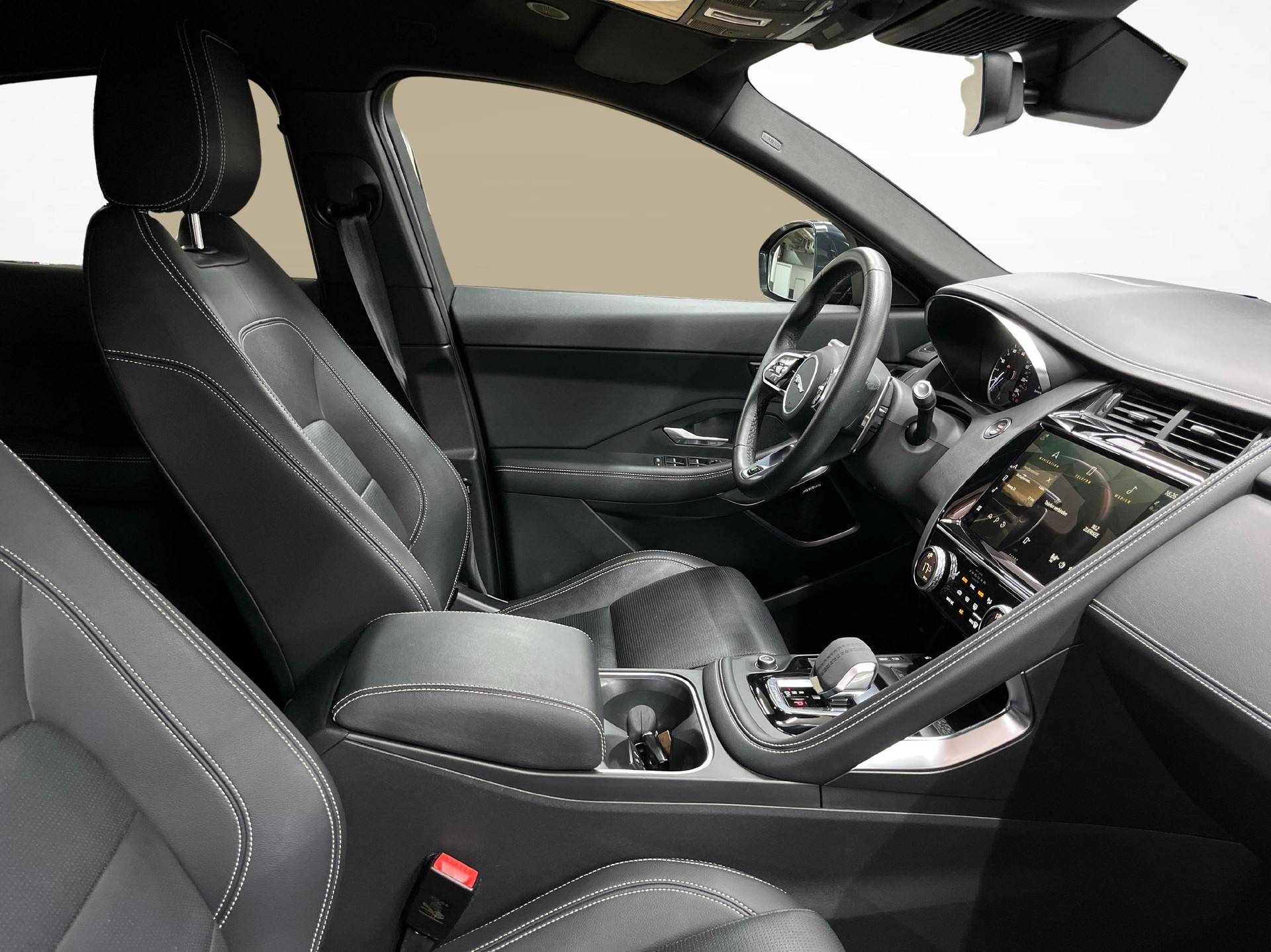 JAGUAR E-Pace 2.0 I4 200 R-Dynamic S AWD-image-9
