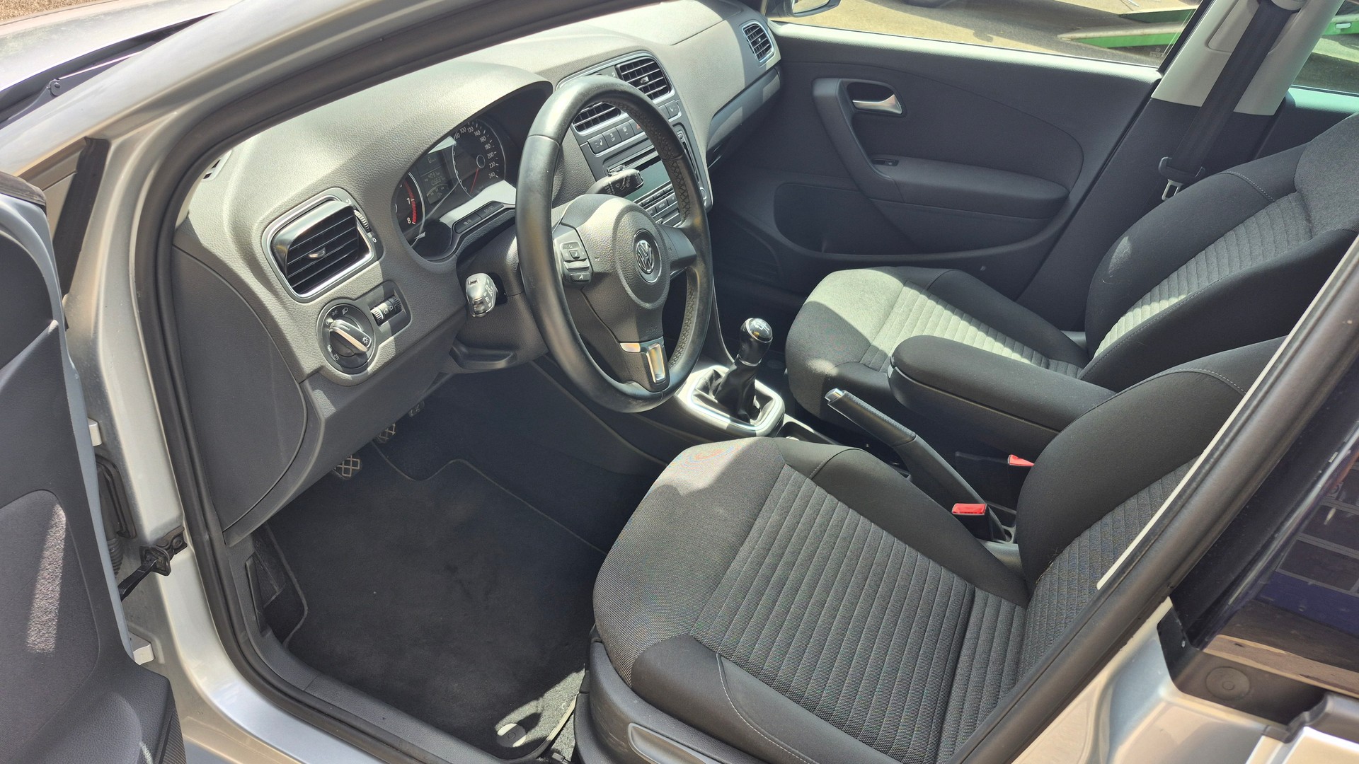 VW Polo 1.2 TSI Design-image-8