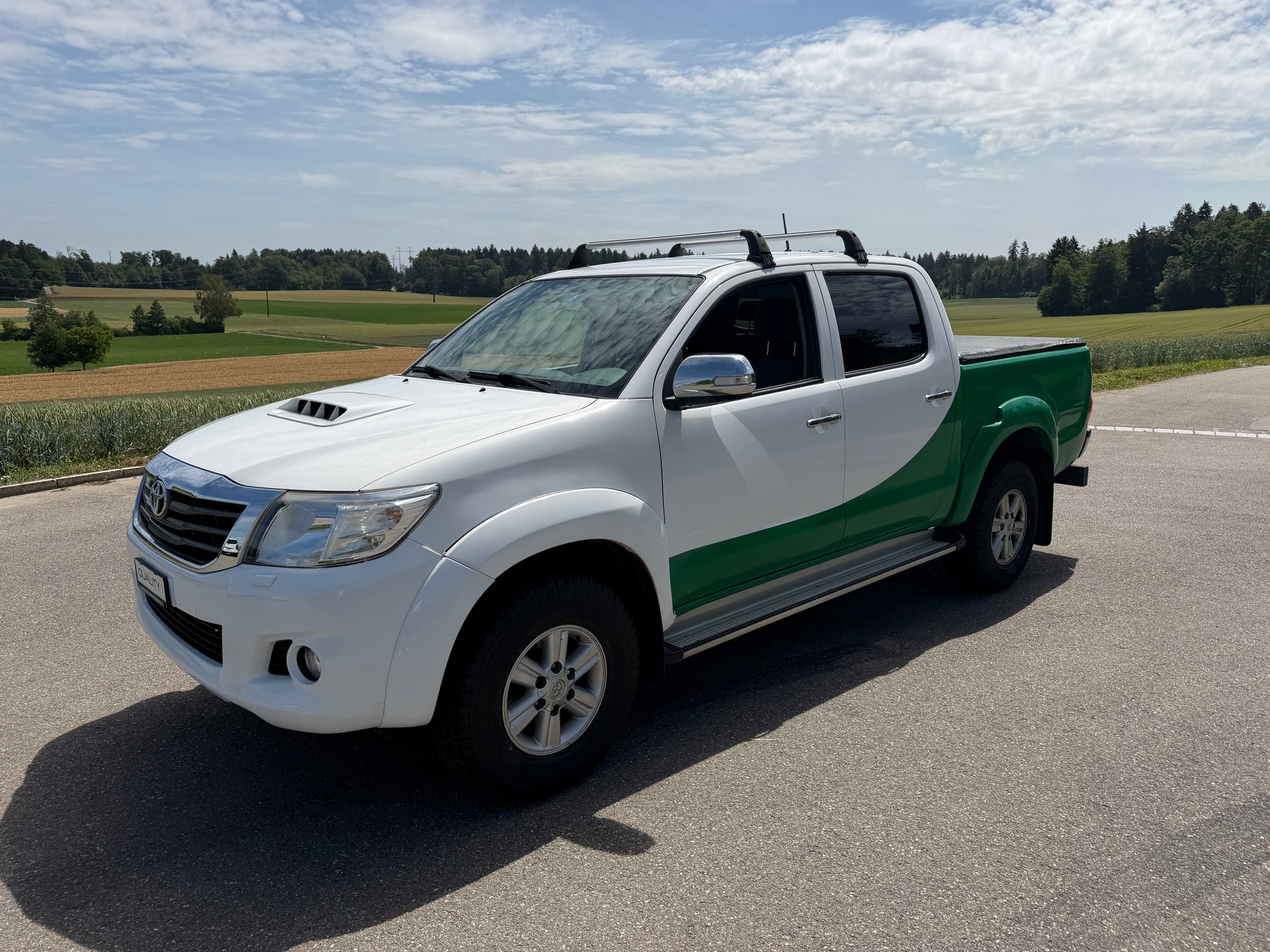 TOYOTA Hilux 3.0 4WD Double Cab Sol Premium A-image-0