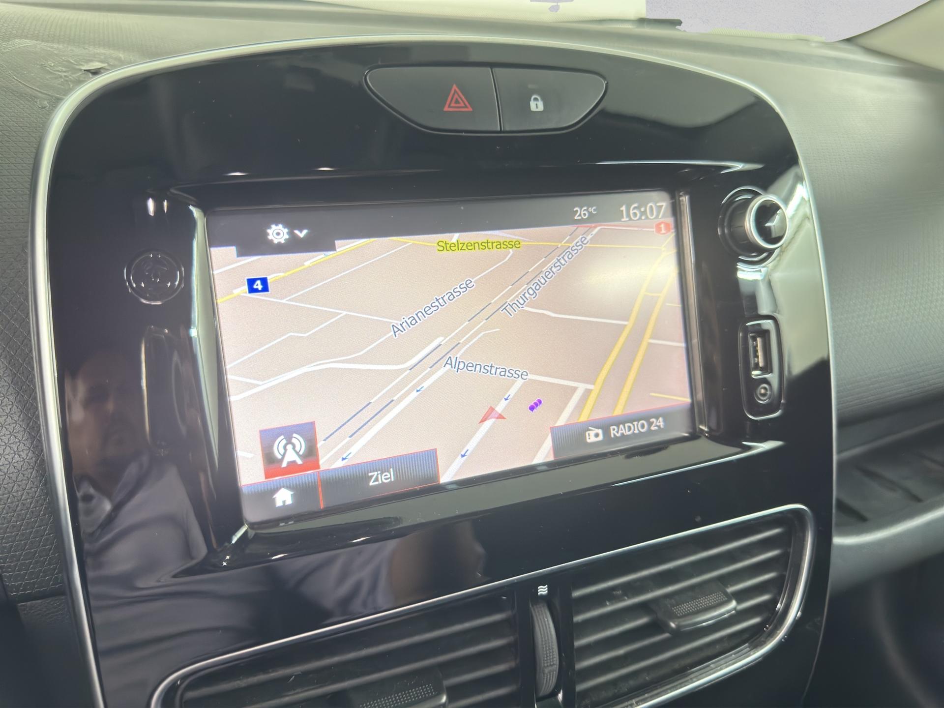 RENAULT Clio Grandtour 1.2 16V T Swiss Edition EDC-image-13