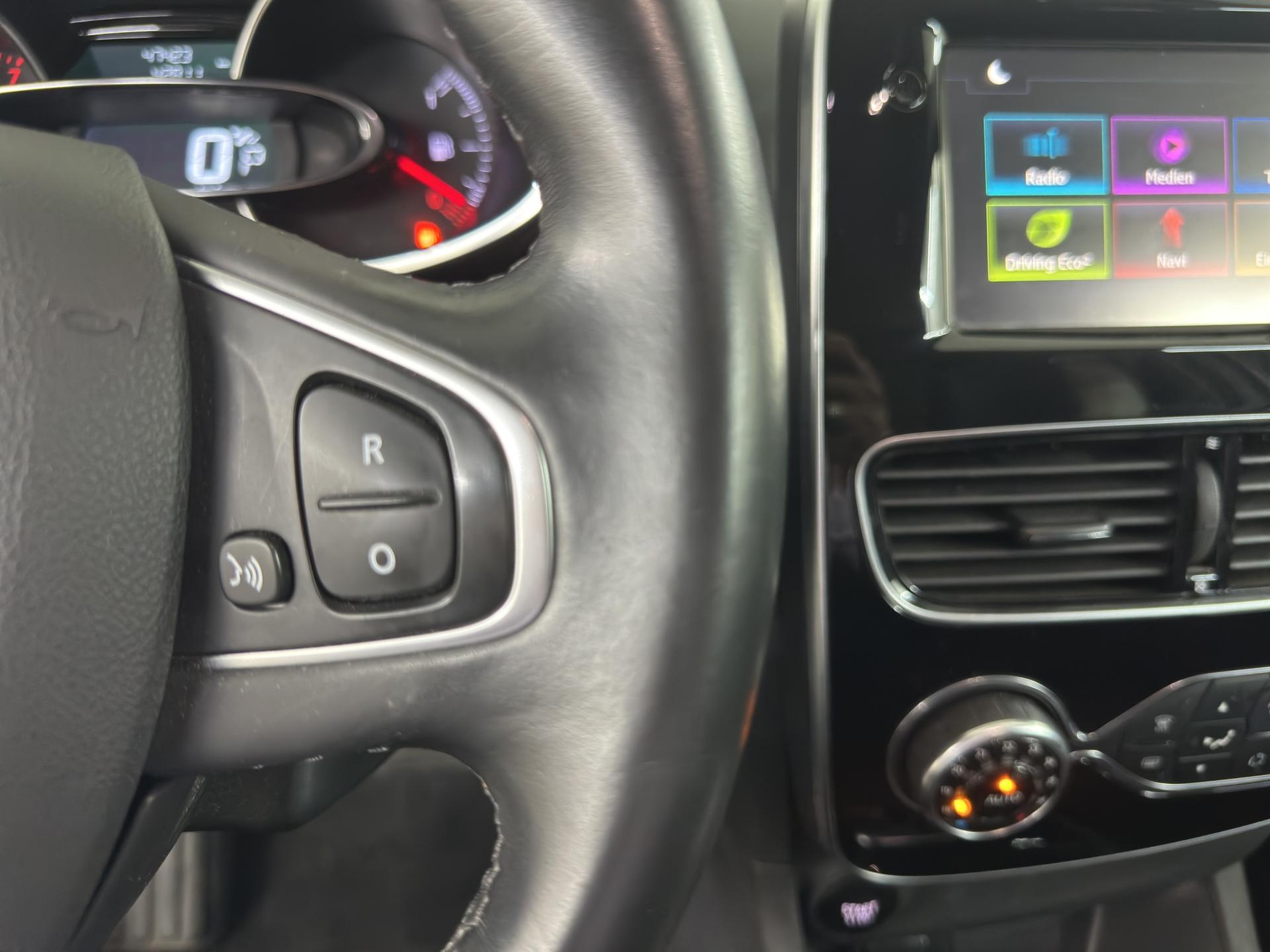 RENAULT Clio Grandtour 1.2 16V T Swiss Edition EDC-image-21
