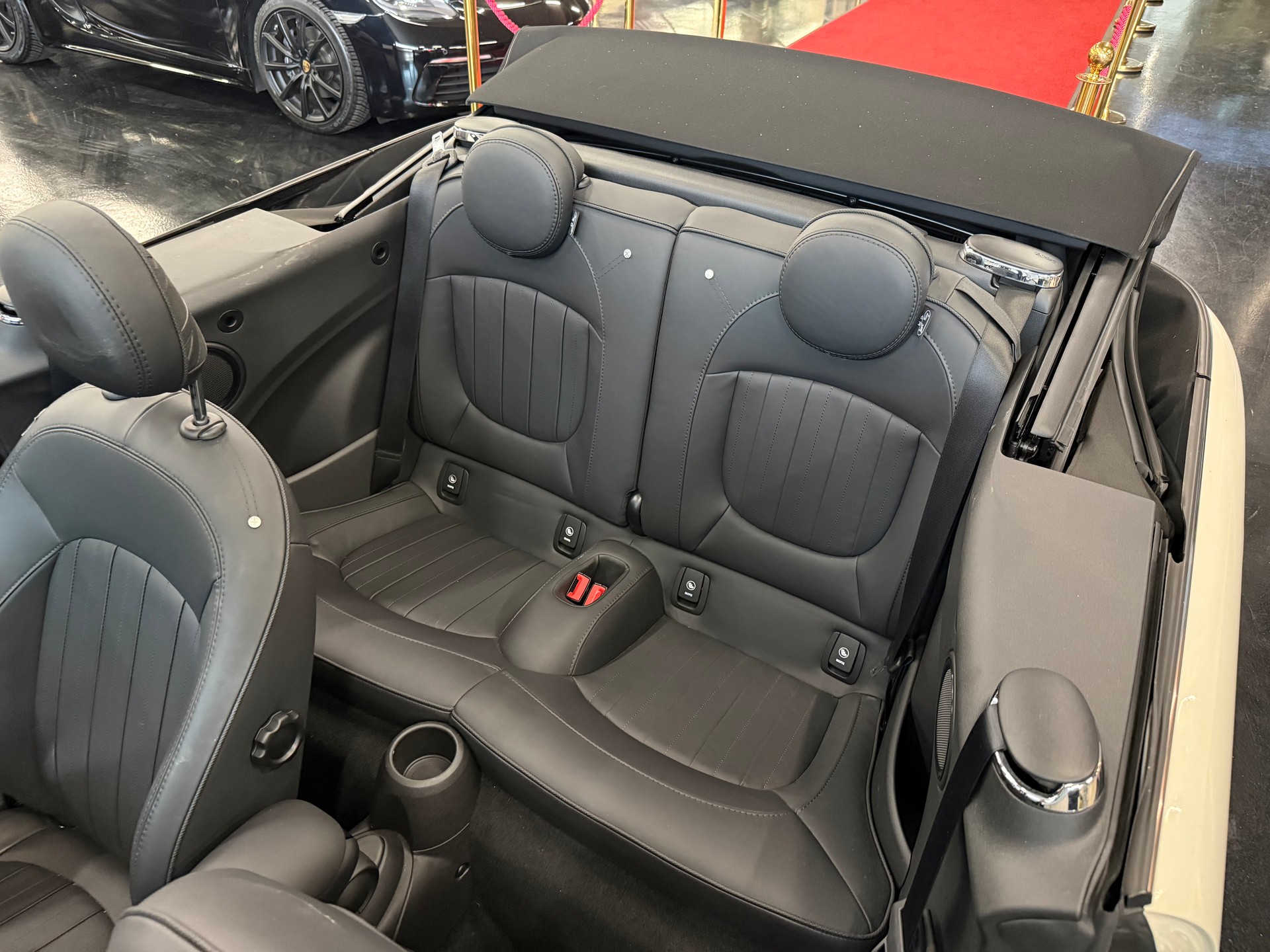 MINI Cooper S Cabriolet DKG-image-19