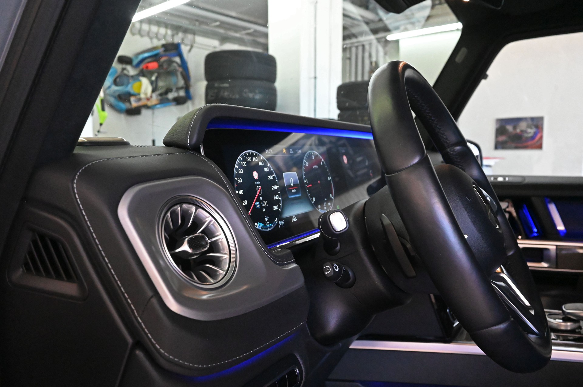 MERCEDES-BENZ G 400d AMG Line 9G-Tronic-image-12