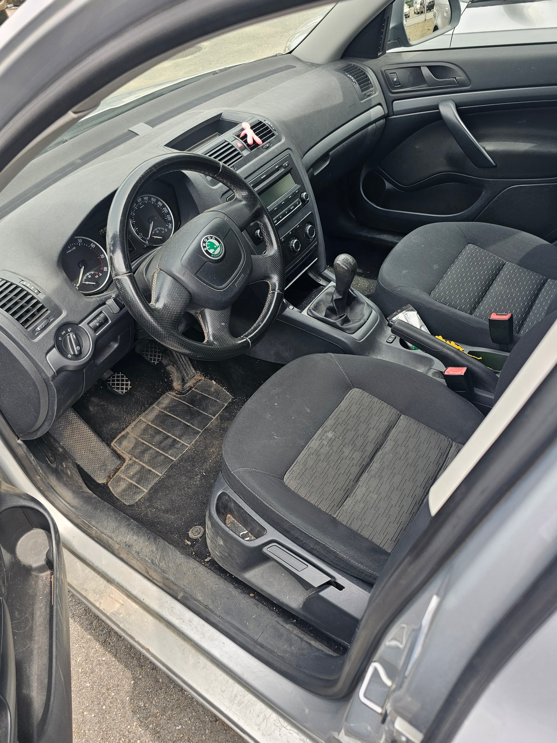 SKODA Octavia Combi 1.4 TSI Active-image-7