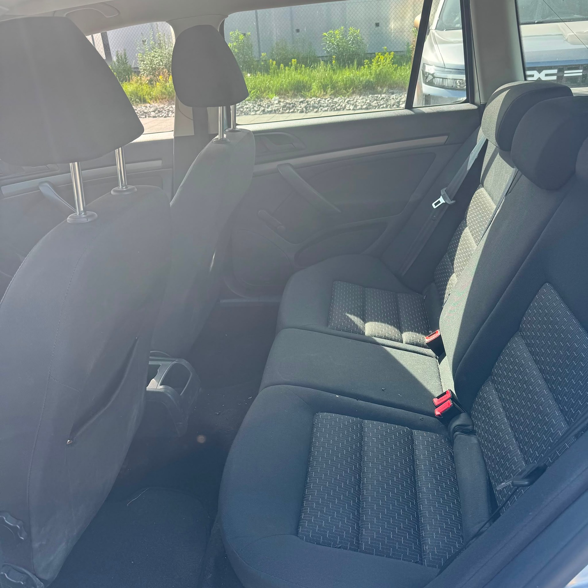 SKODA Octavia Combi 1.4 TSI Active-image-9