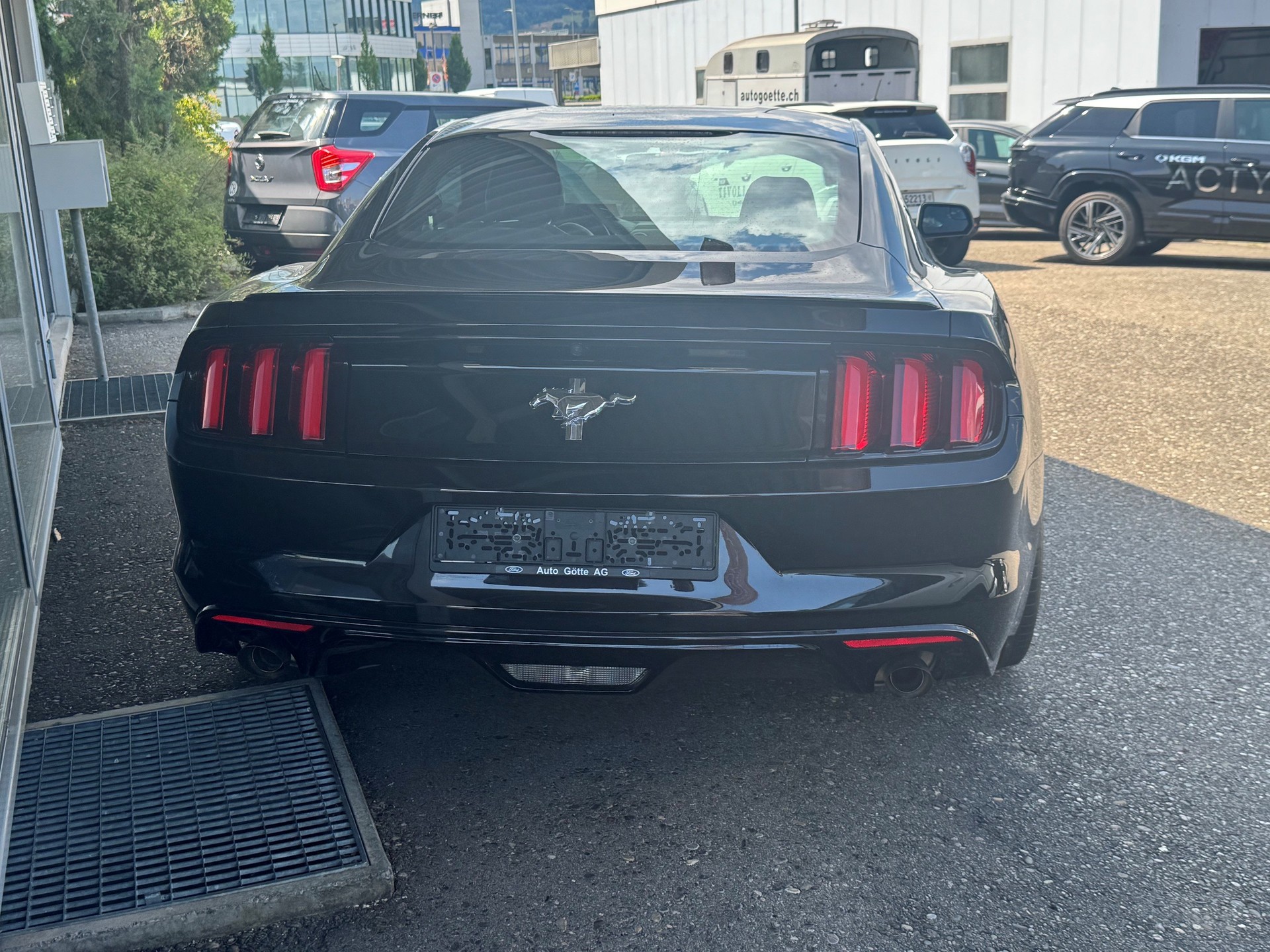 FORD Mustang 3.7-showroom-element-3