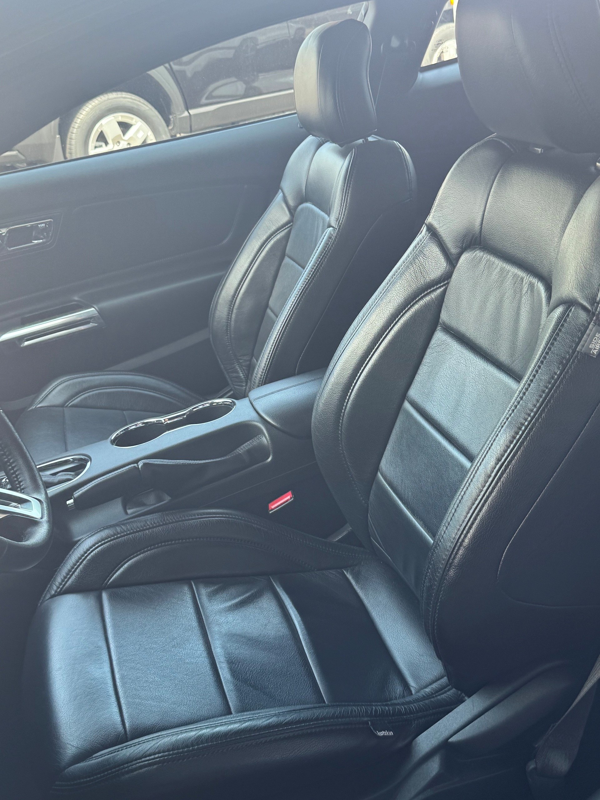 FORD Mustang 3.7-image-4