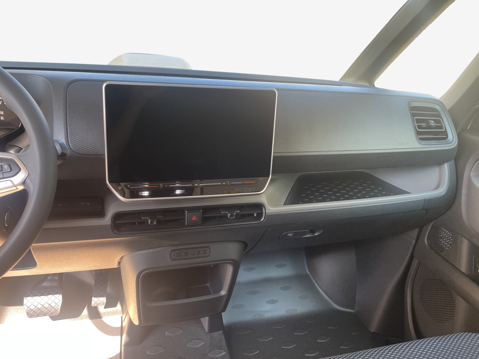 VW ID. Buzz Cargo Pro 4Motion-image-10