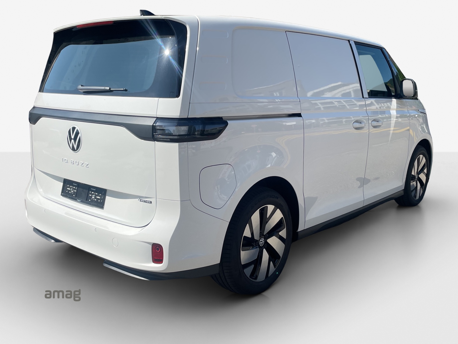 VW ID. Buzz Cargo Pro 4Motion-image-4
