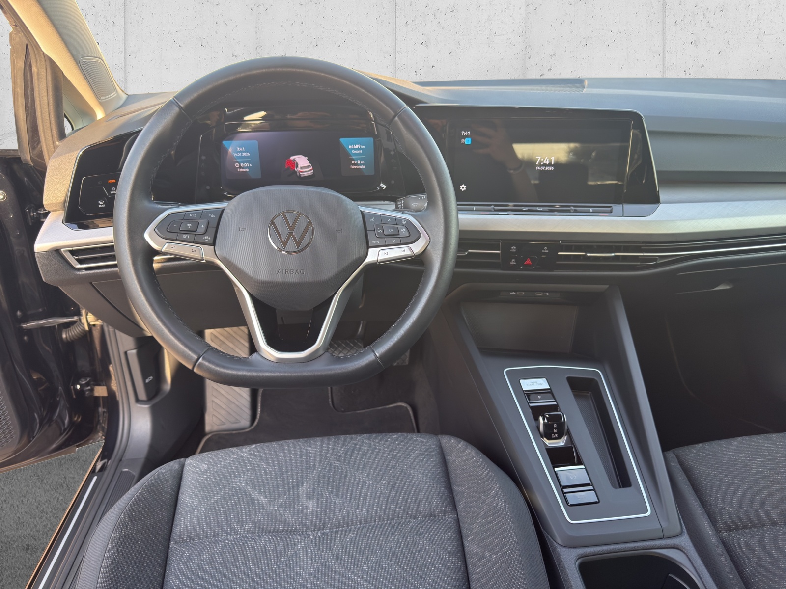 VW Golf 1.5 e TSI ACT 75 Edition DSG-image-13
