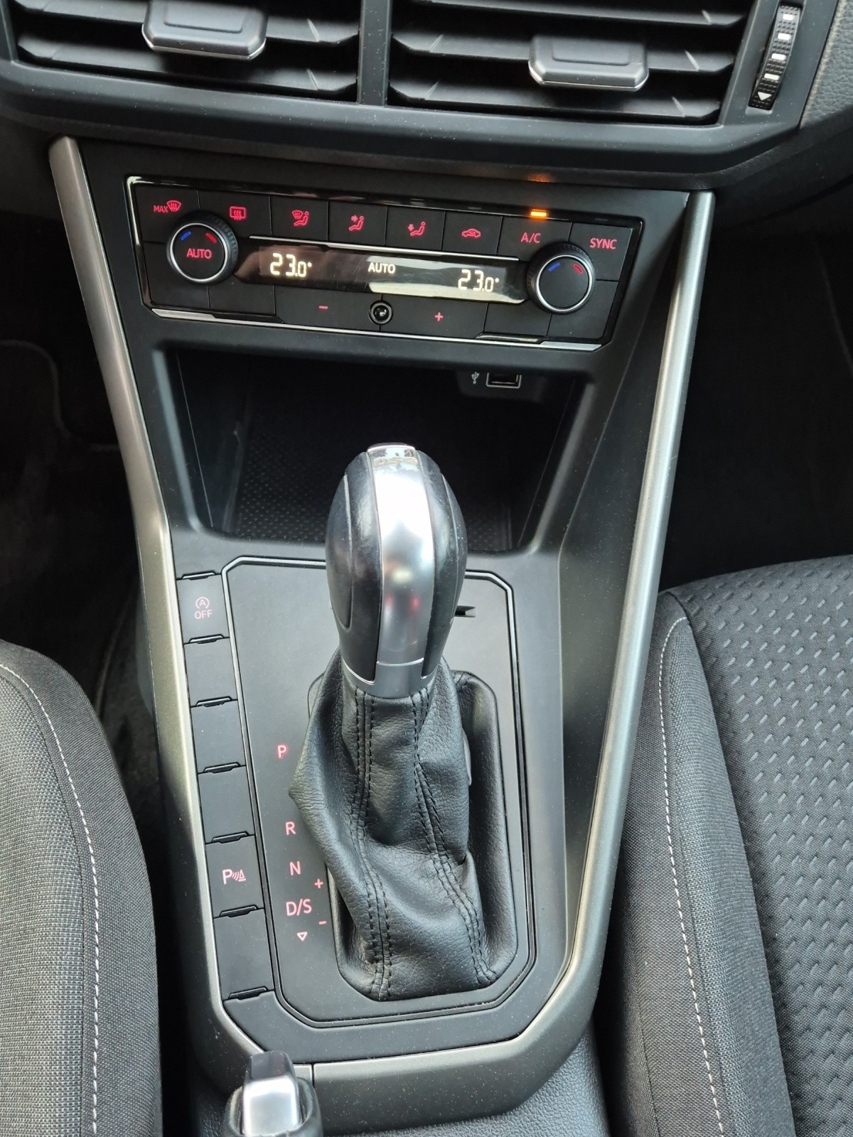 VW Polo 1.0 TSI BMT Comfortline DSG-image-14