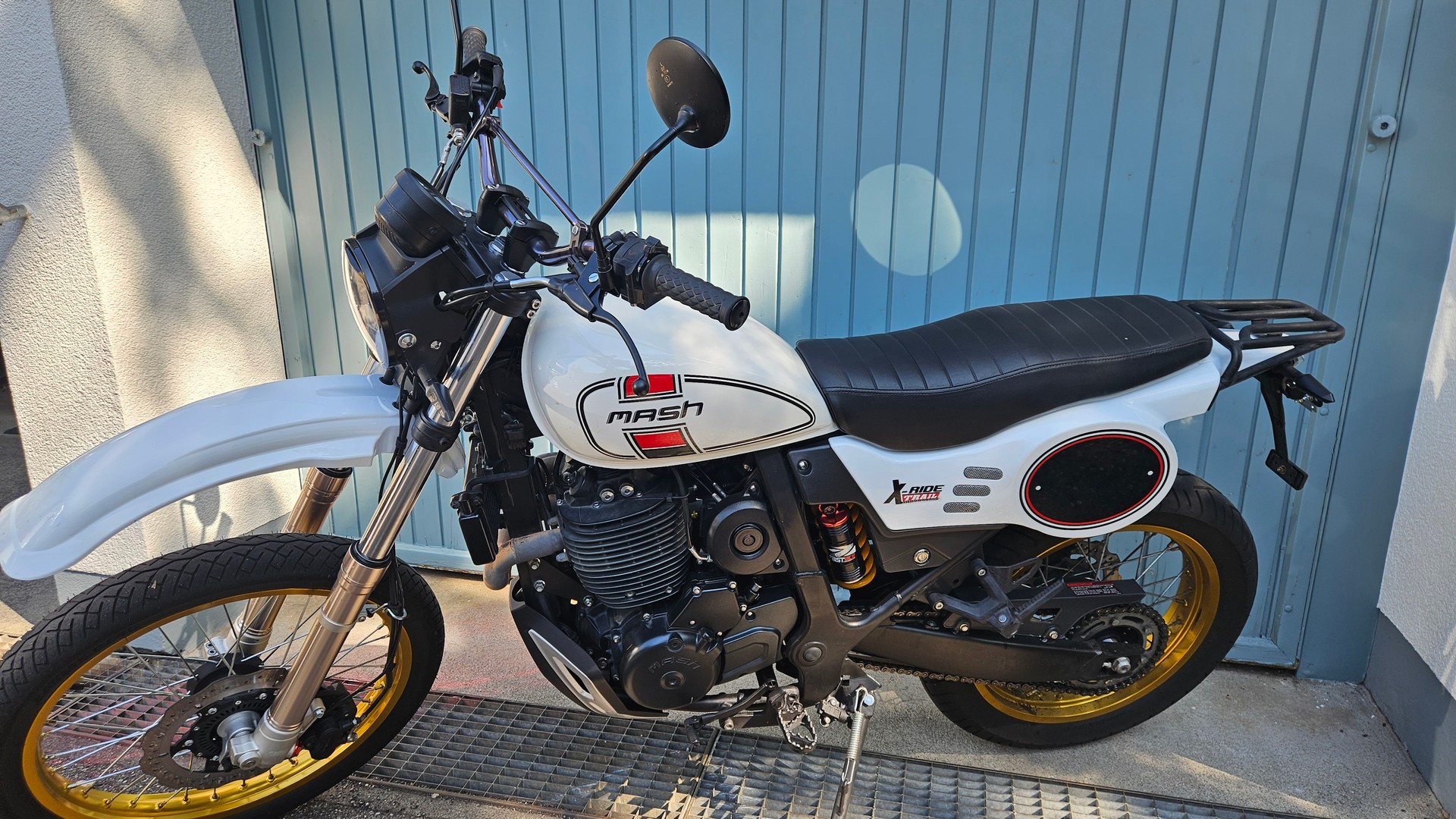 MASH 650 X-Ride-image-3