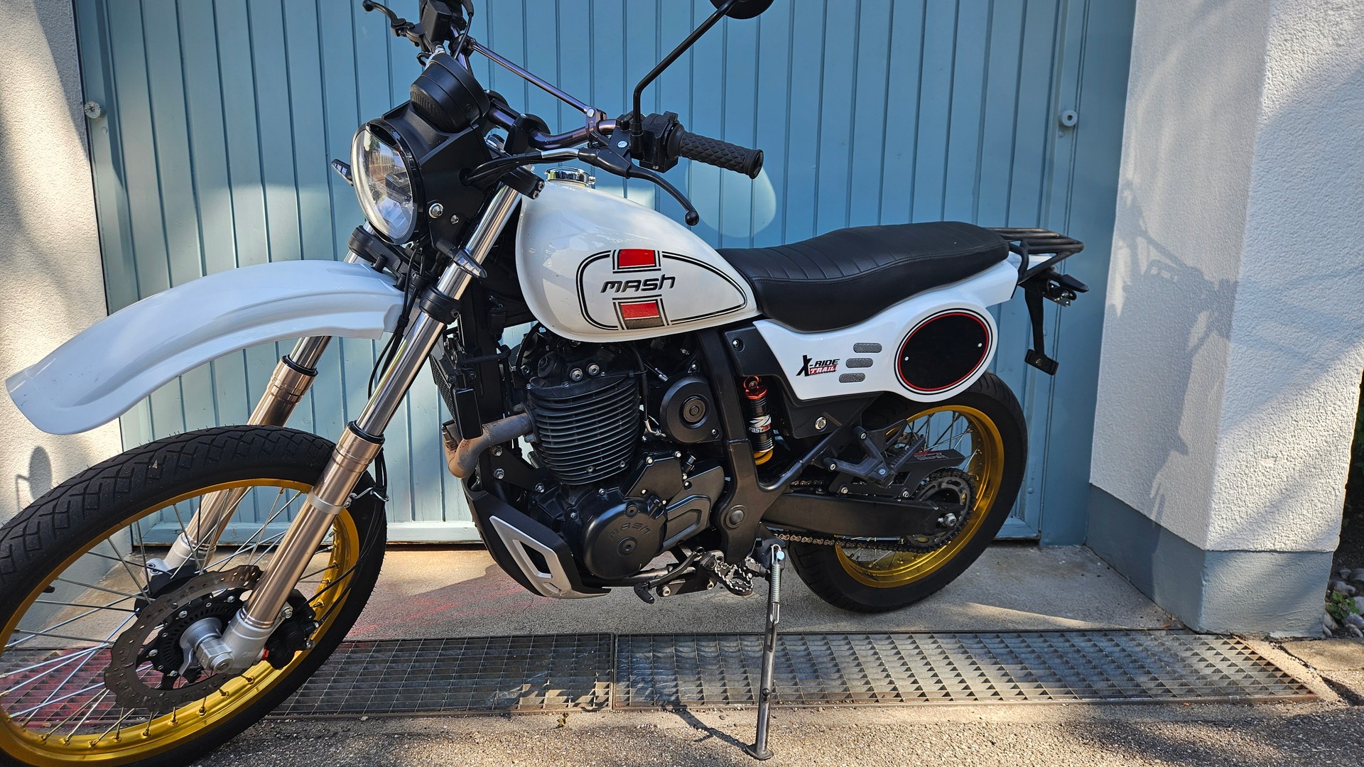 MASH 650 X-Ride