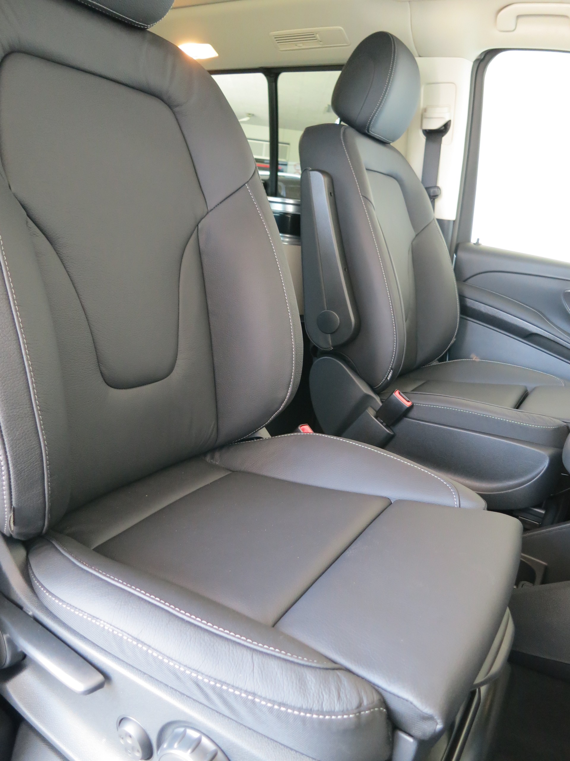 MERCEDES-BENZ Marco Polo 250 d 4M Automat-image-13