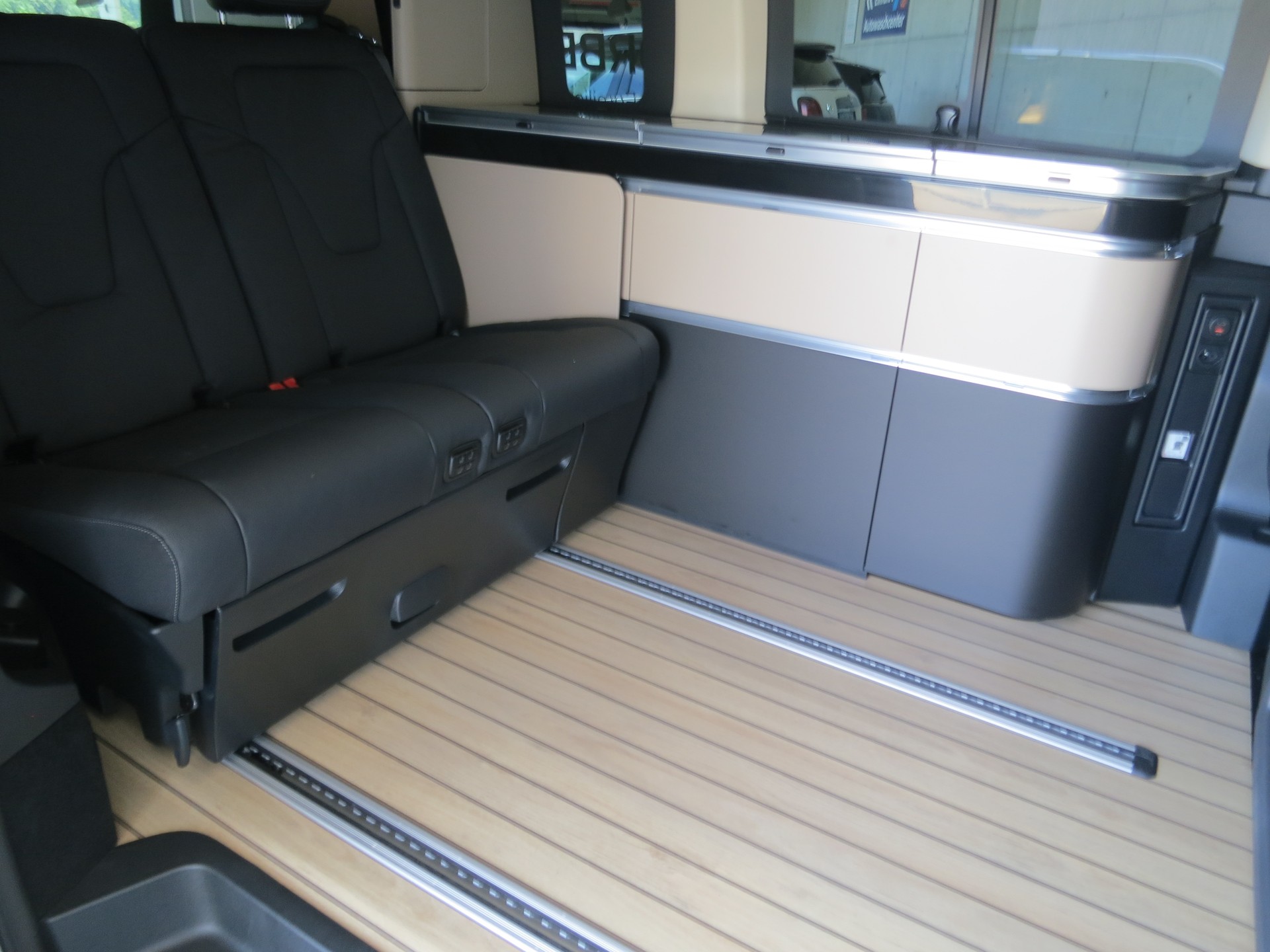 MERCEDES-BENZ Marco Polo 250 d 4M Automat-image-16