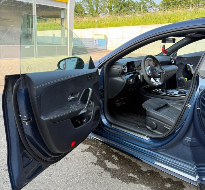 MERCEDES-BENZ CLA 45 S AMG 4Matic+ 8G-DCT-image-2