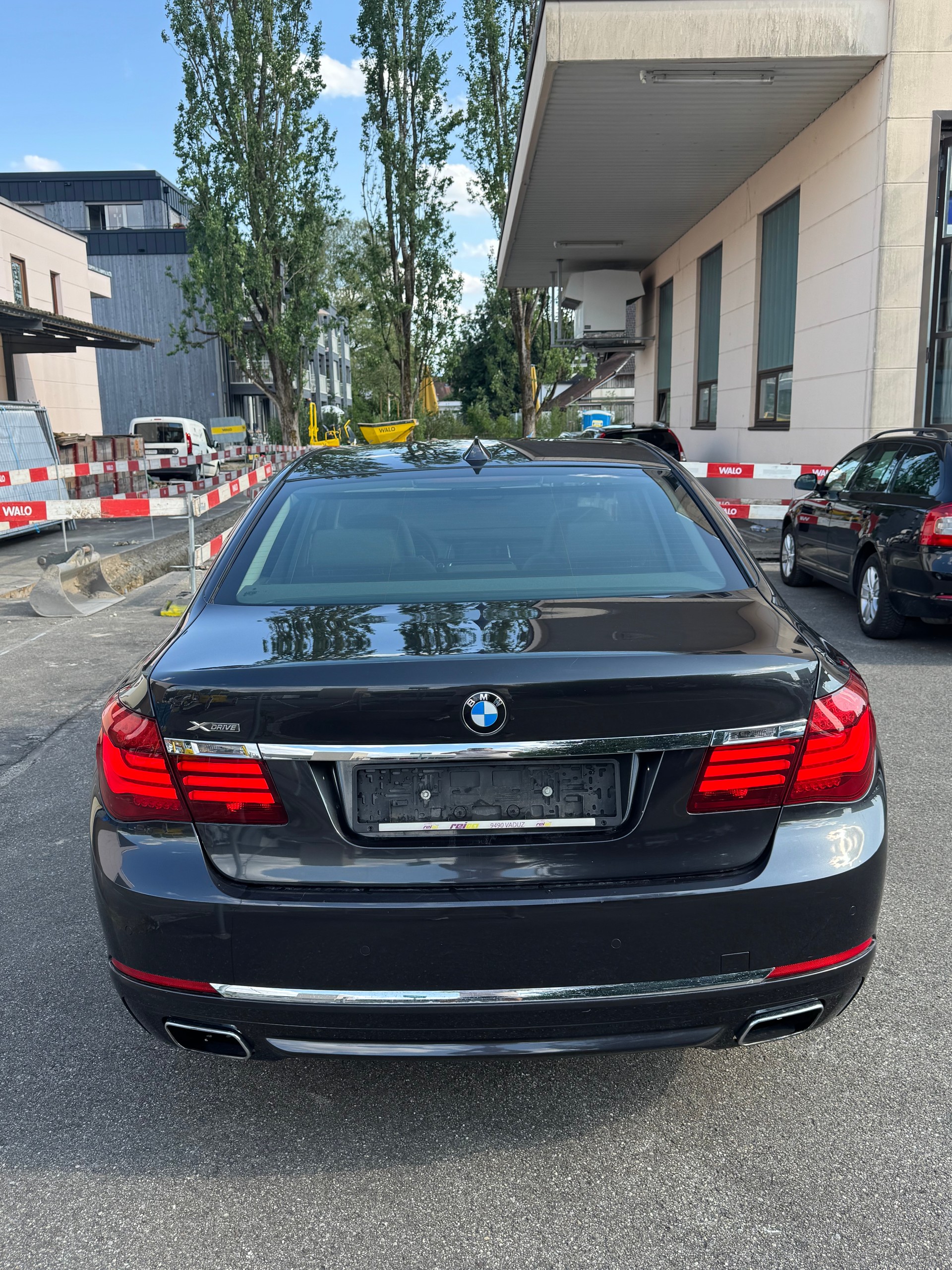 BMW 750i xDrive-image-5